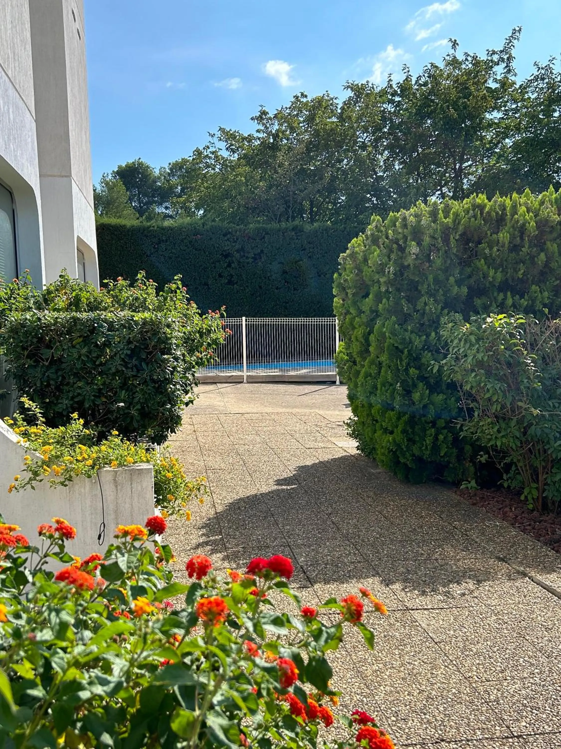 Garden in Kyriad Martigues Sud