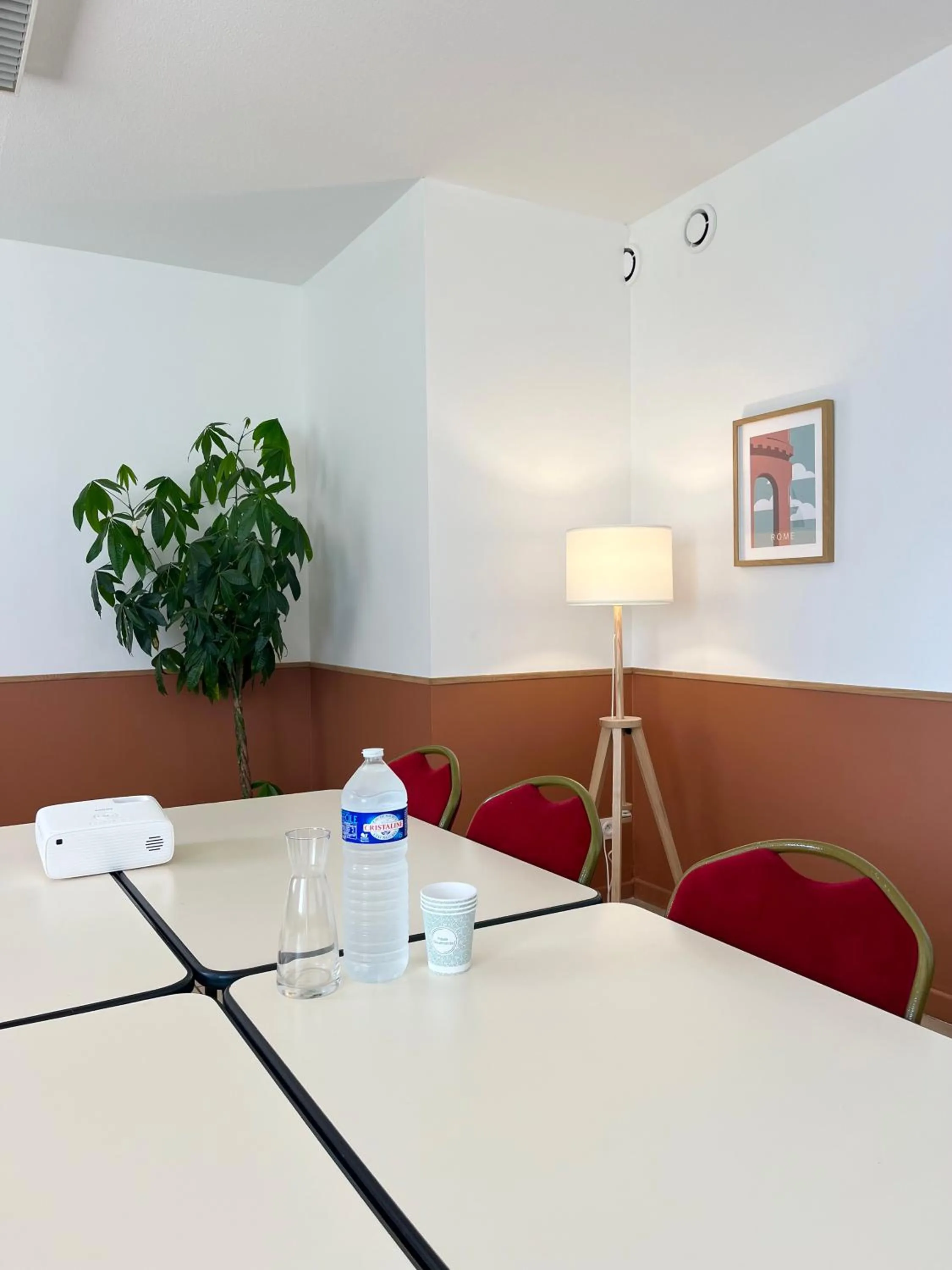 Meeting/conference room in Kyriad Martigues Sud