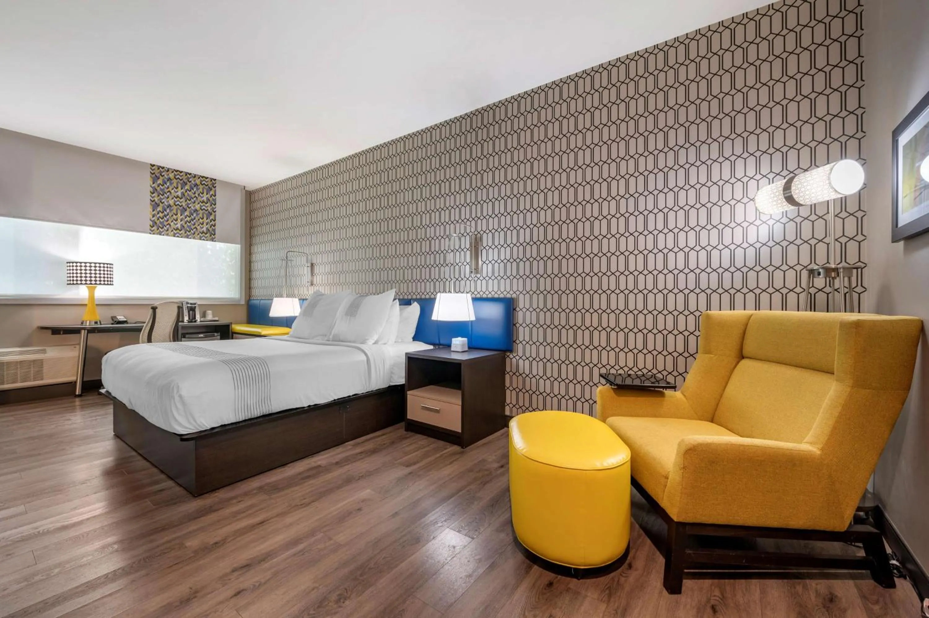 Bedroom, Bed in GLō Best Western Lexington