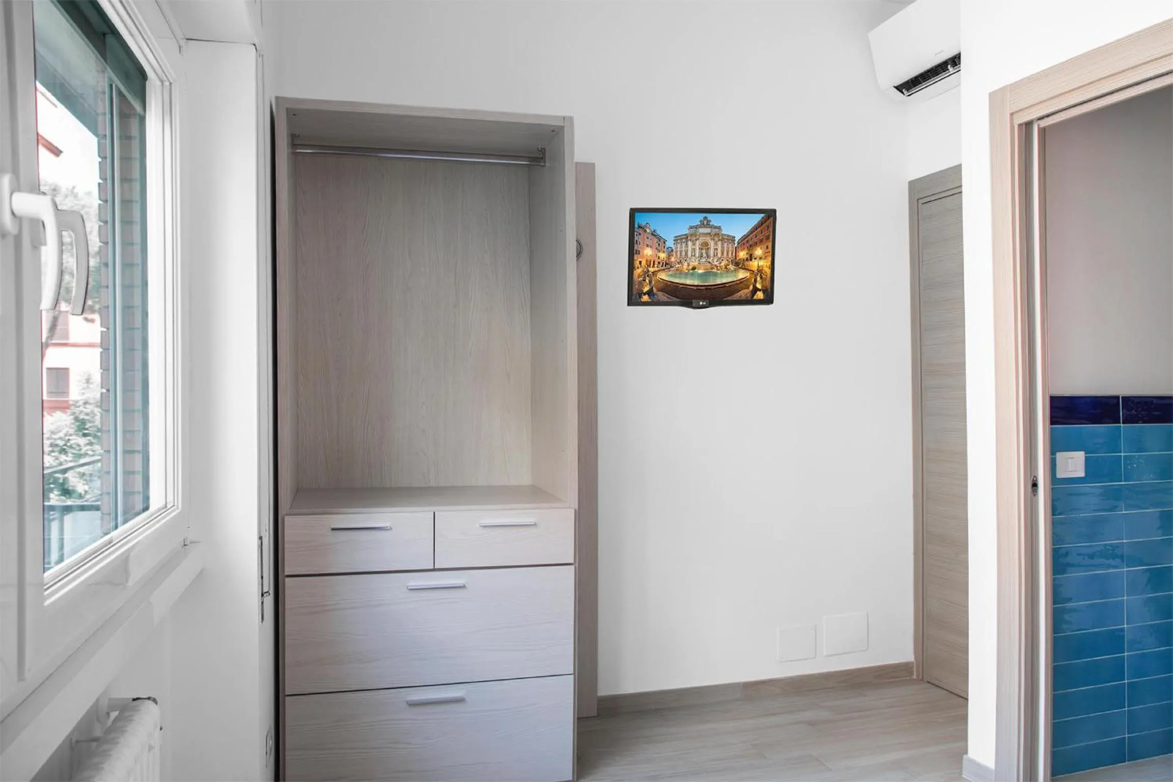 Single Room with French Bed - single occupancy in B&B JONIO Roma