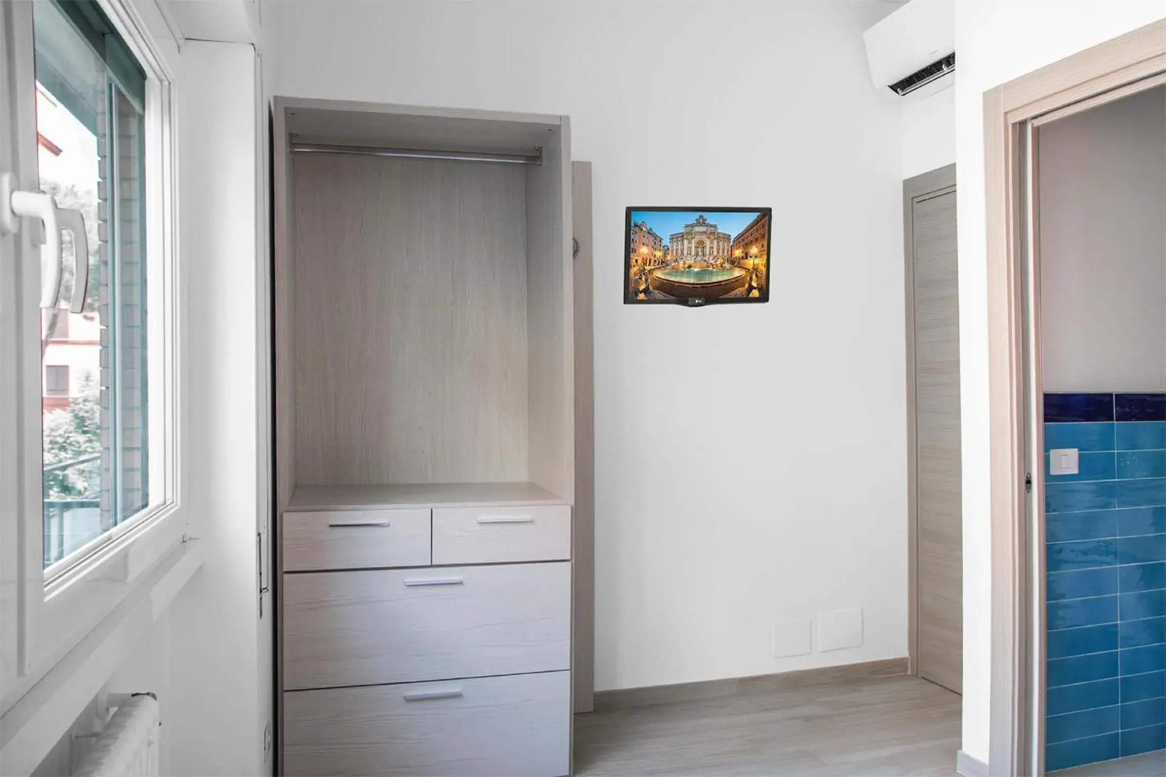 Single Room with French Bed - single occupancy in B&B JONIO Roma Single Room with French Bed - single occupancy in B&B JONIO Roma