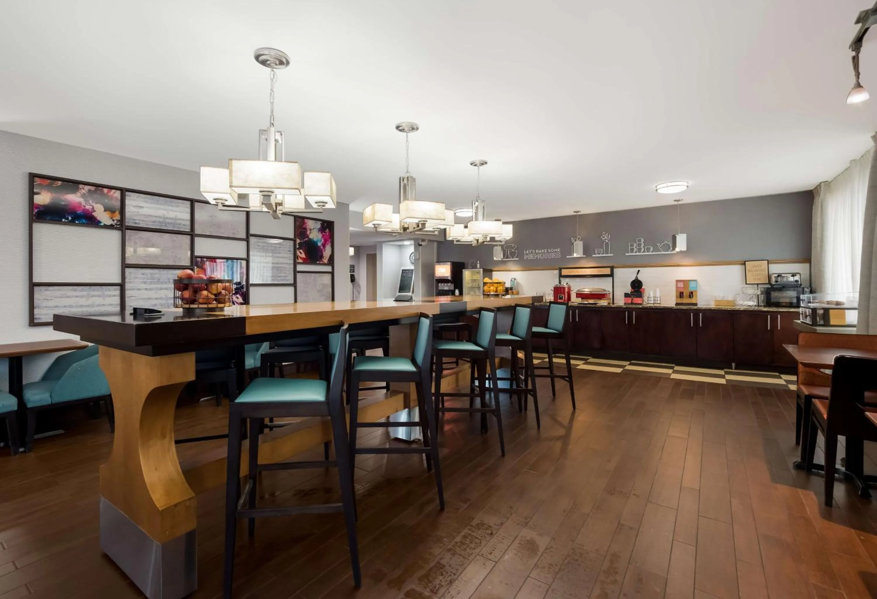 Breakfast in Hampton Inn Columbia-I-26 Airport