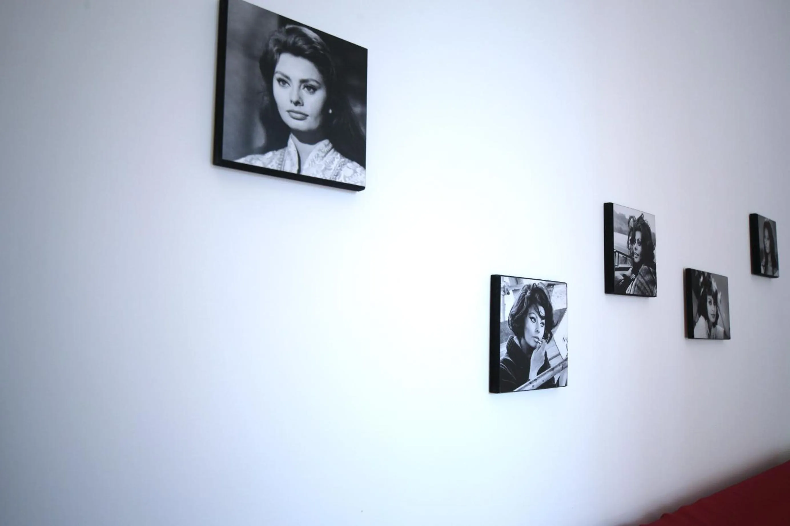 Decorative detail in Napoliamo Guest House