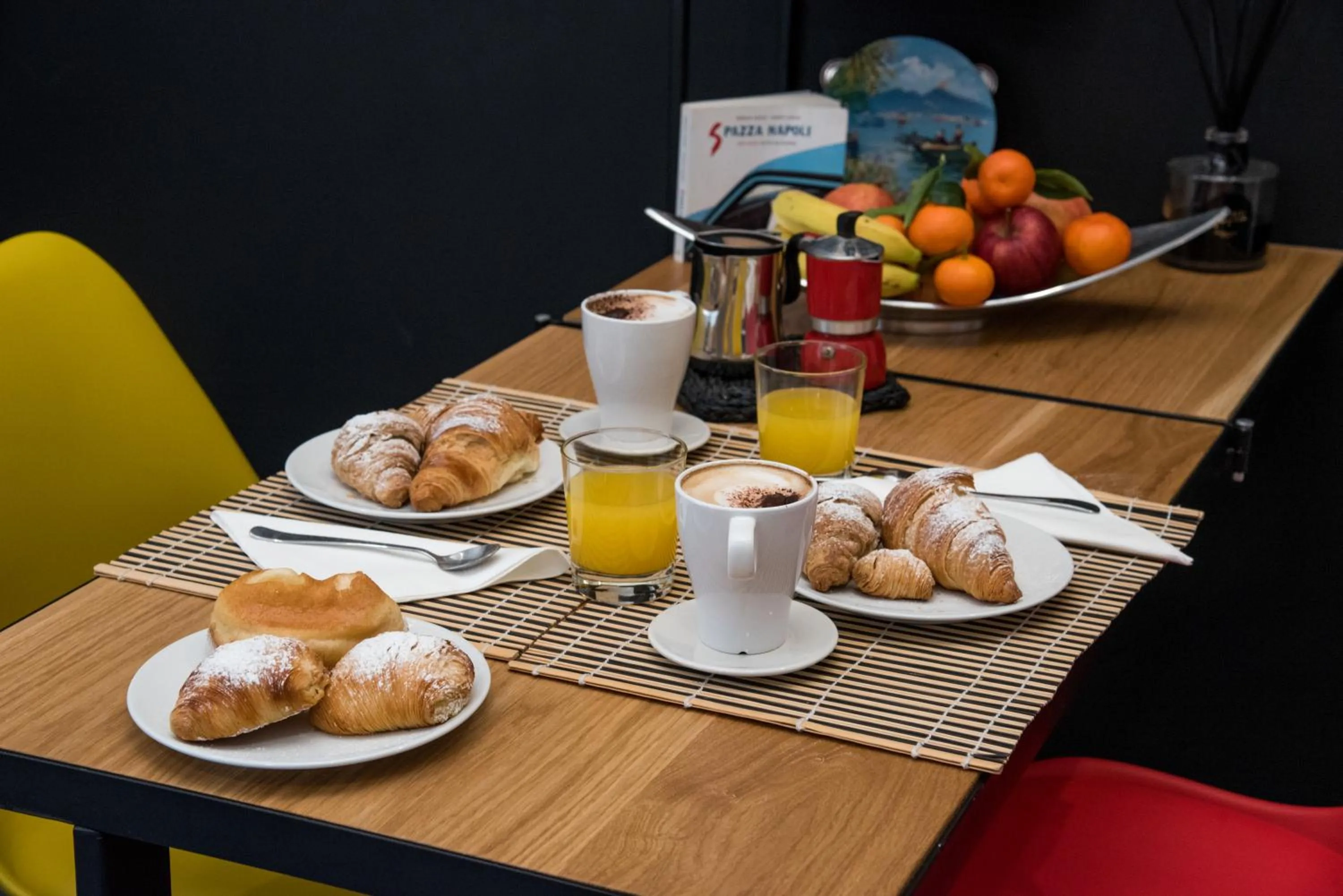 Italian breakfast in Napoliamo Guest House