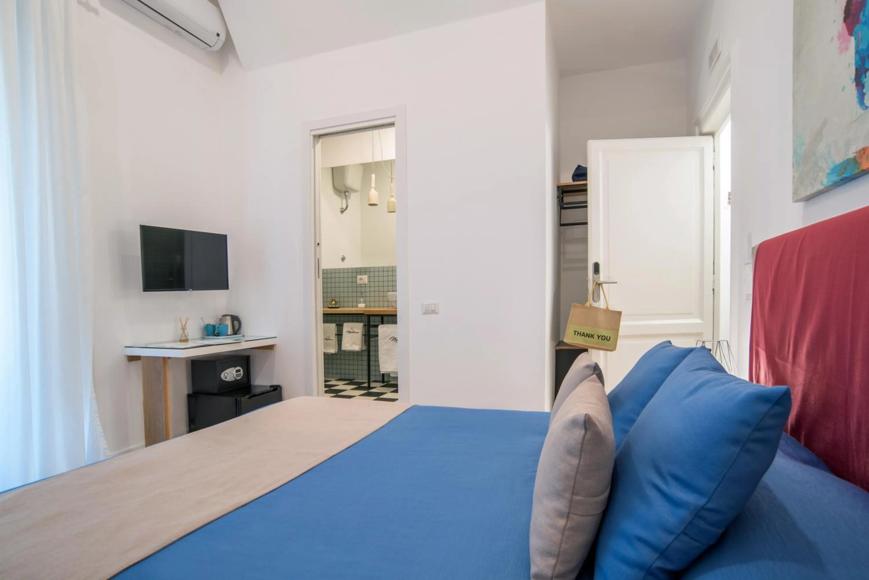 Bedroom, Bed in Napoliamo Guest House