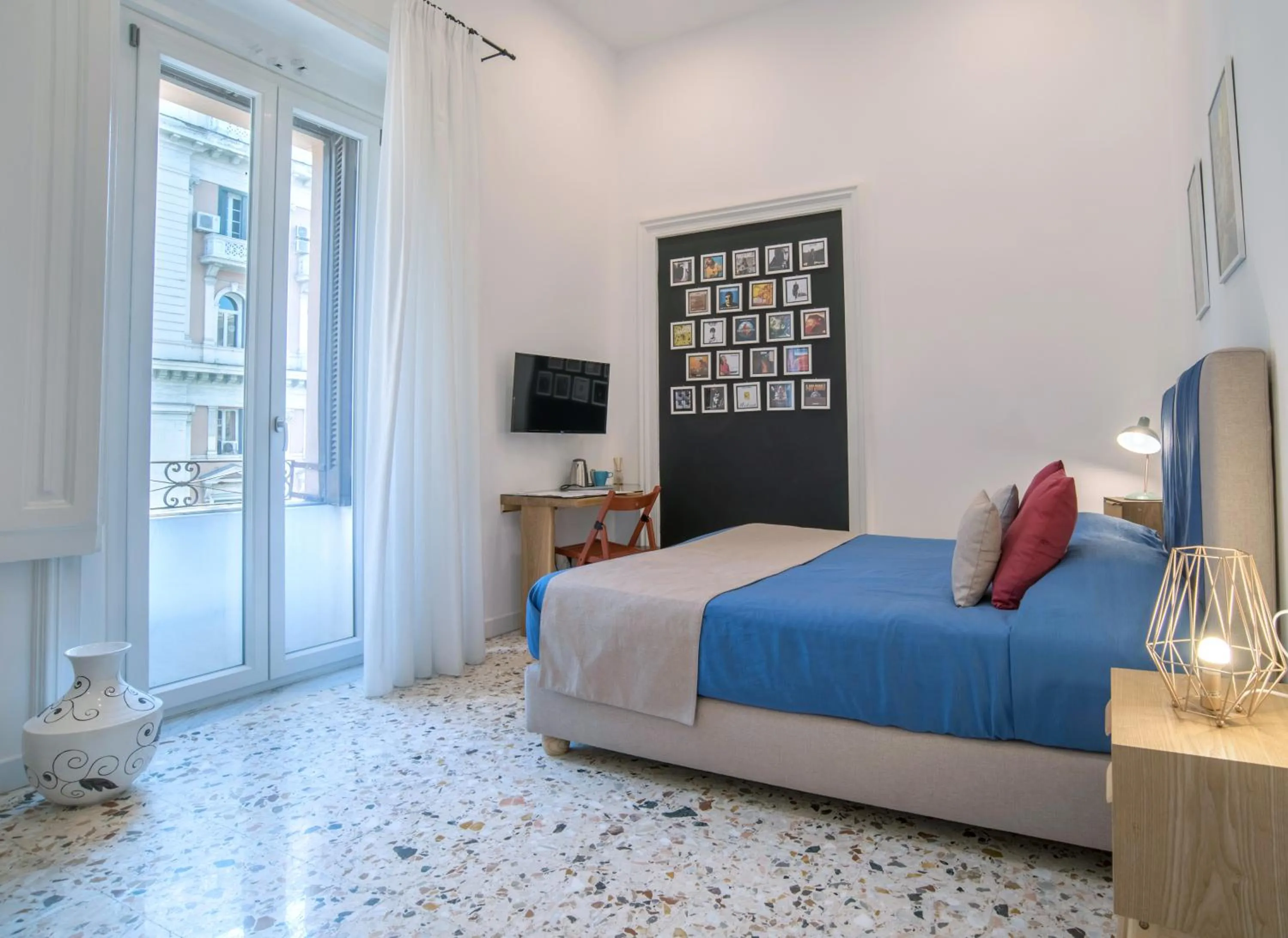 Bedroom, Bed in Napoliamo Guest House