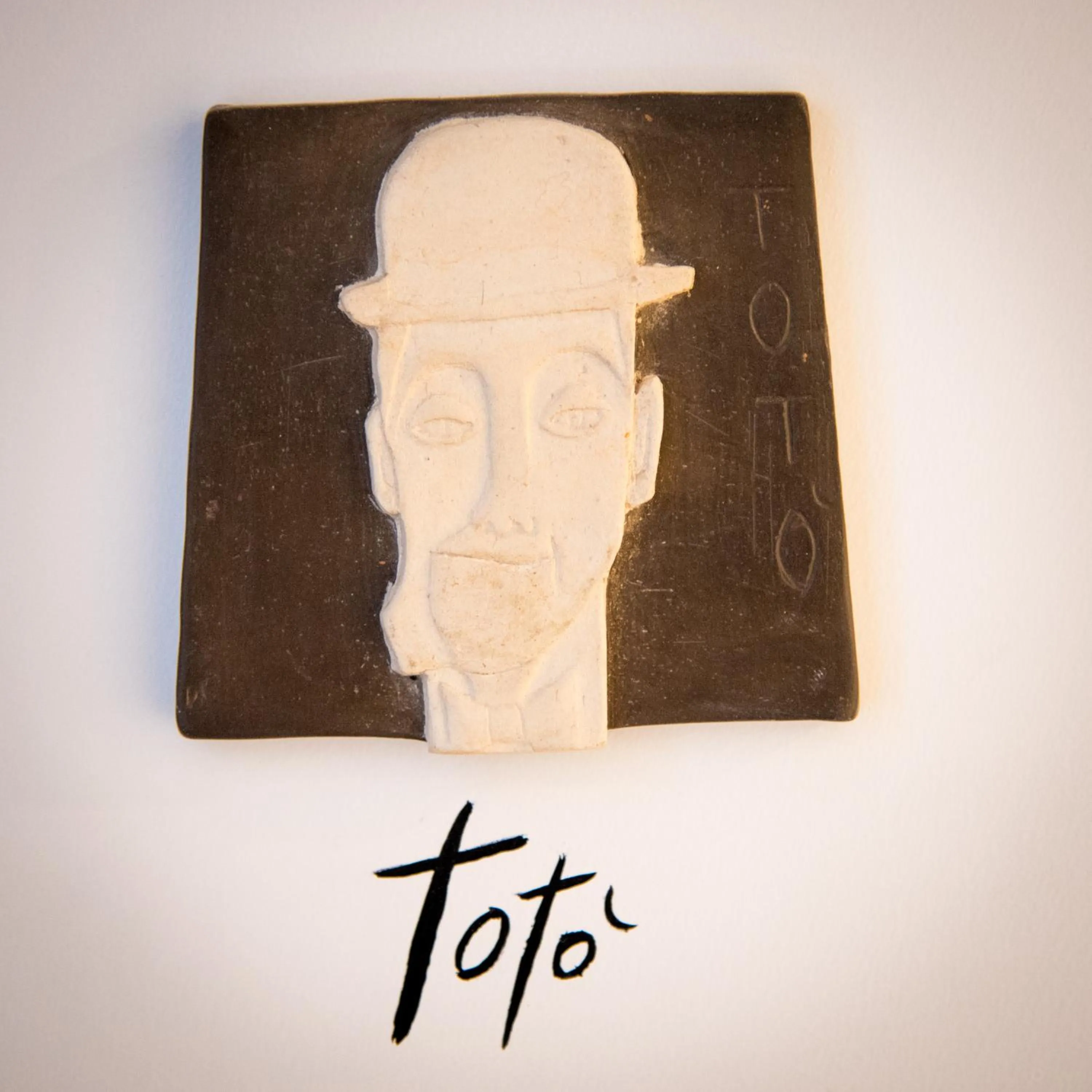 Decorative detail in Napoliamo Guest House