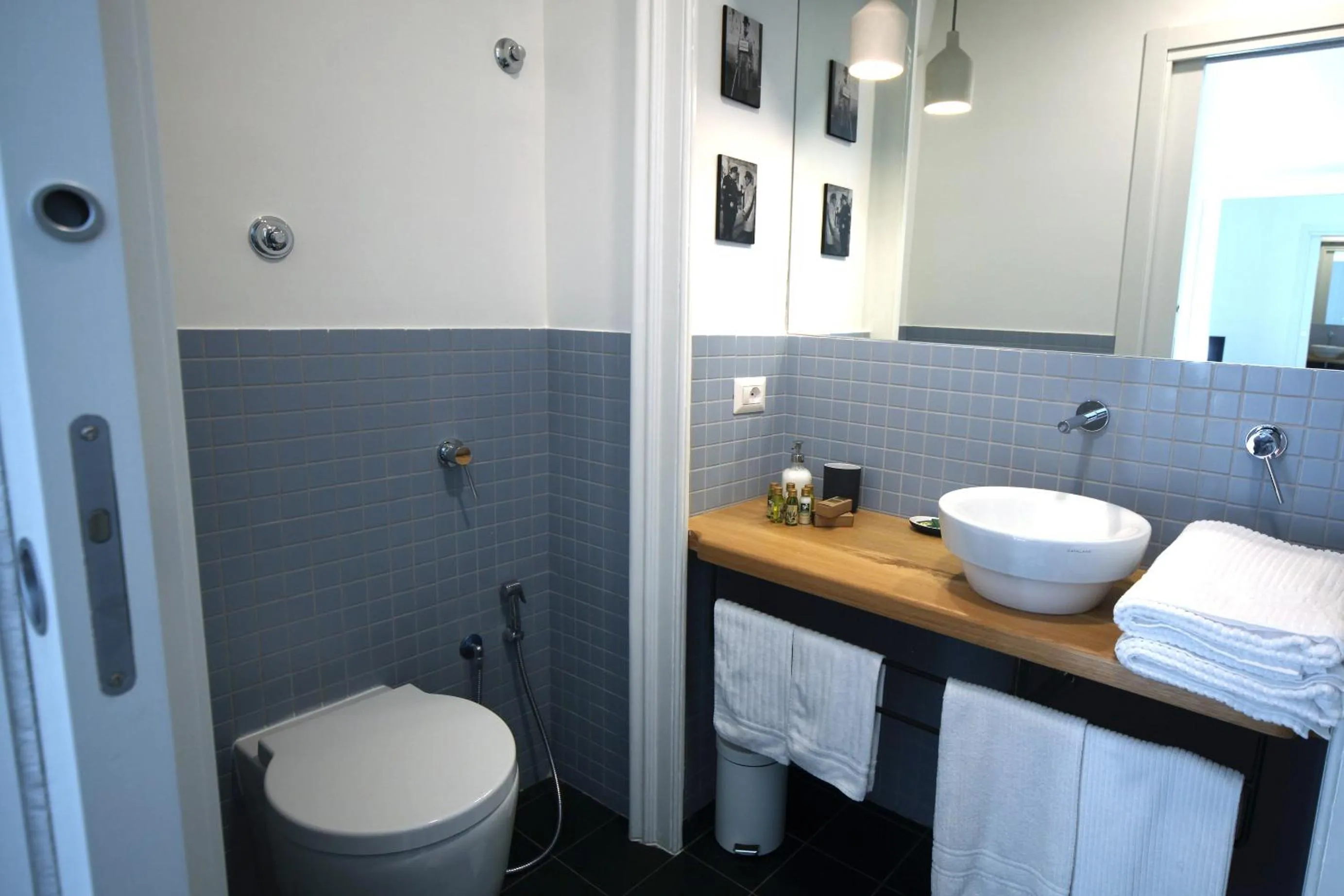 Bathroom in Napoliamo Guest House