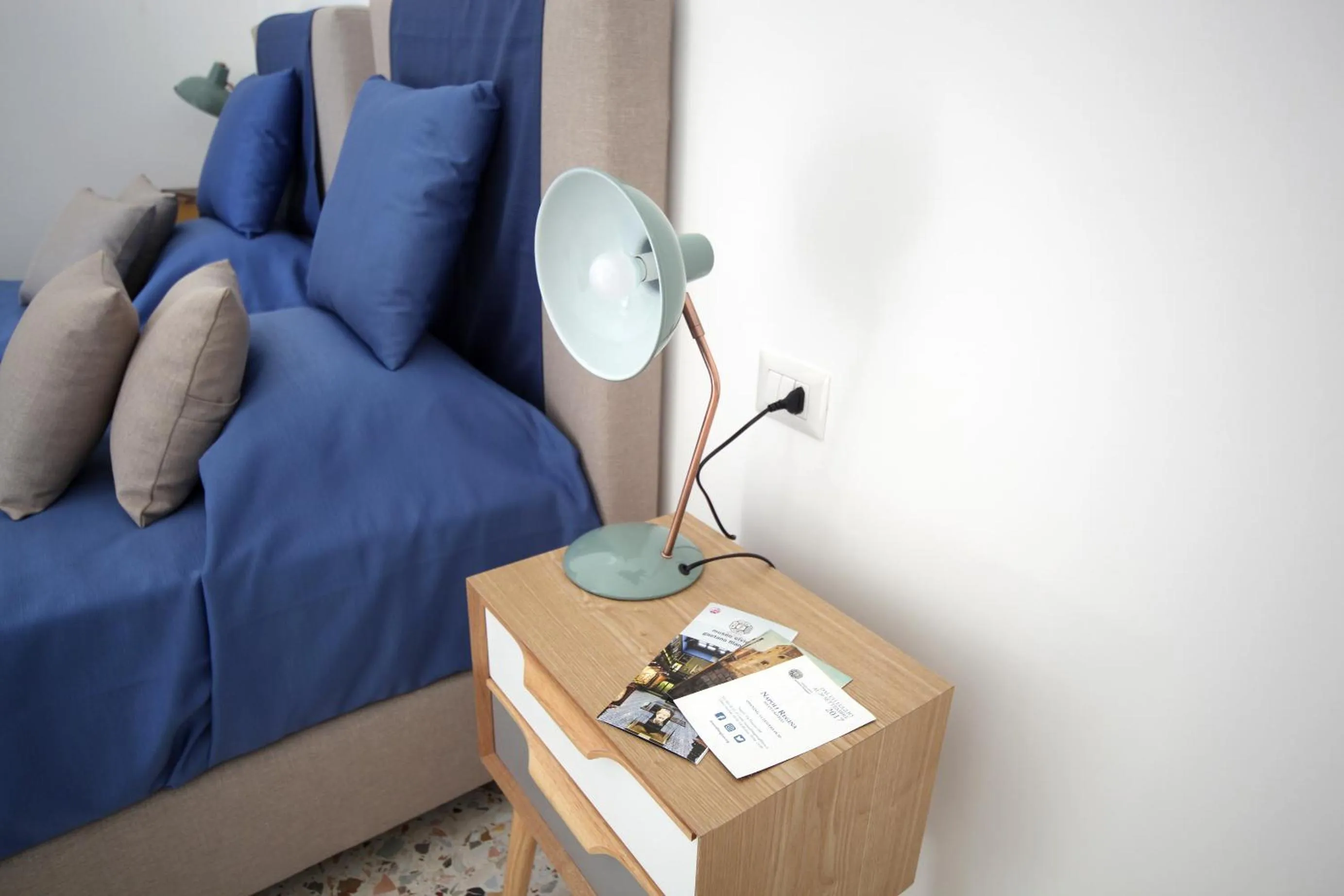 Decorative detail in Napoliamo Guest House