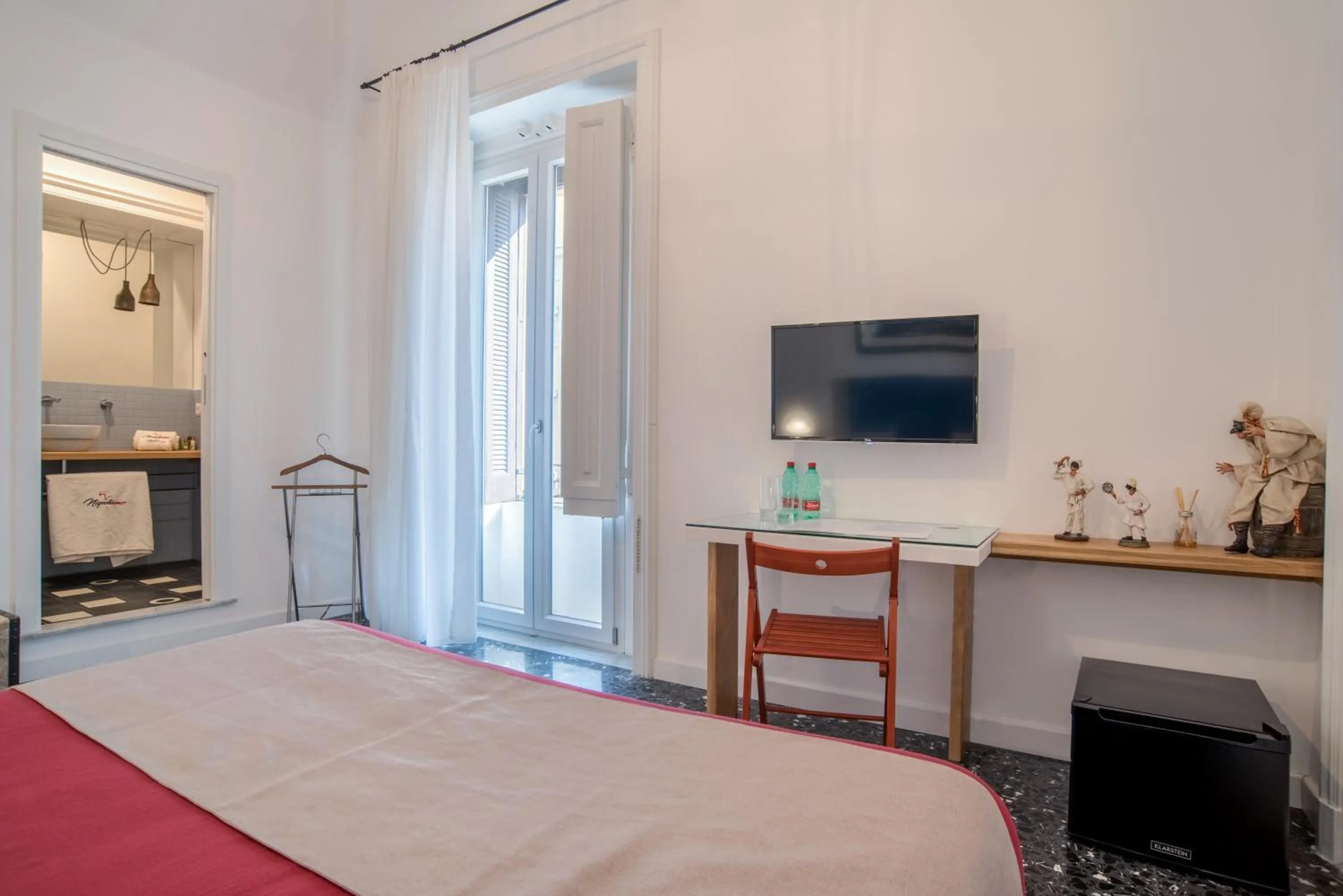 Bedroom, Bed in Napoliamo Guest House