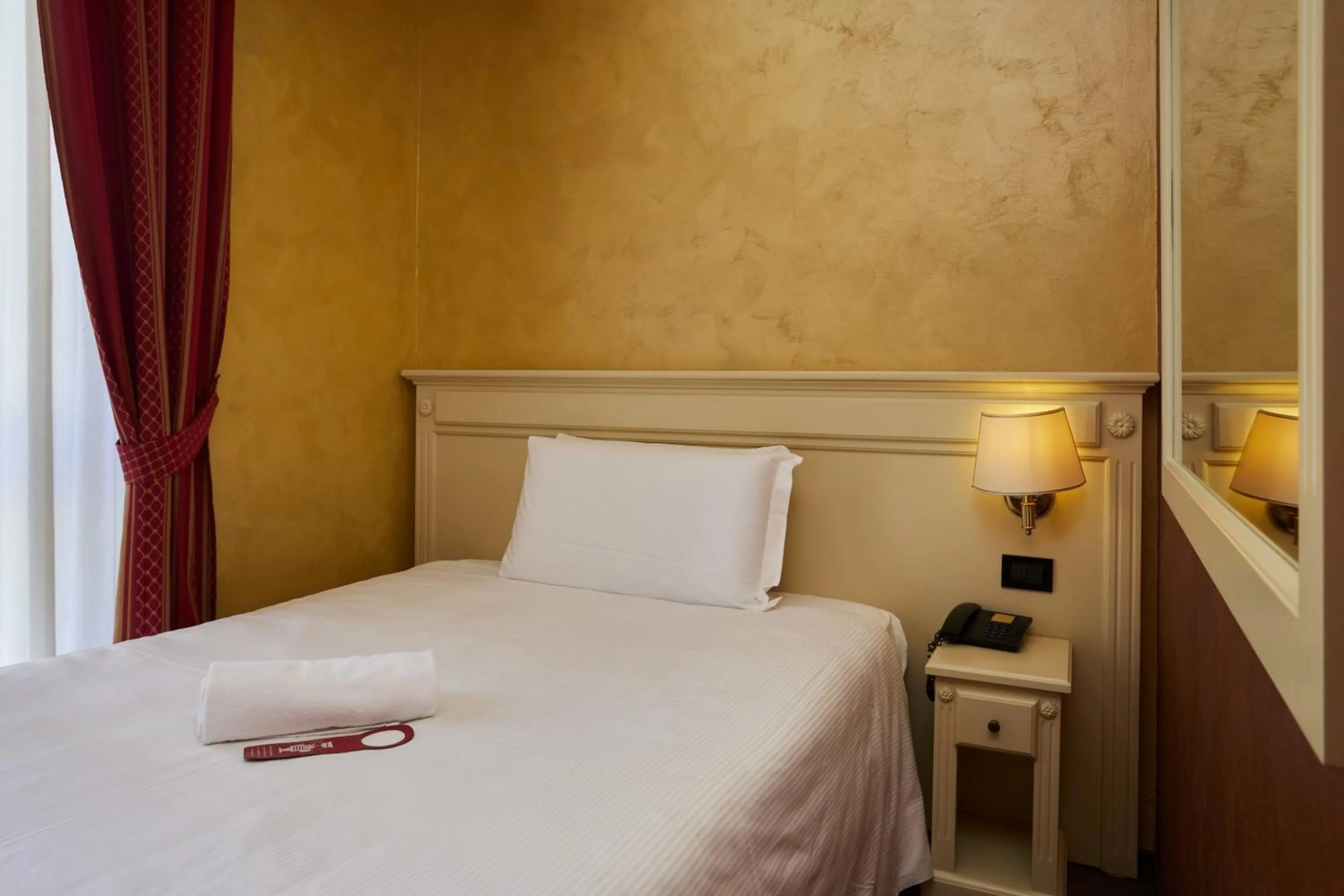 Bedroom, Bed in Hotel Galimberti