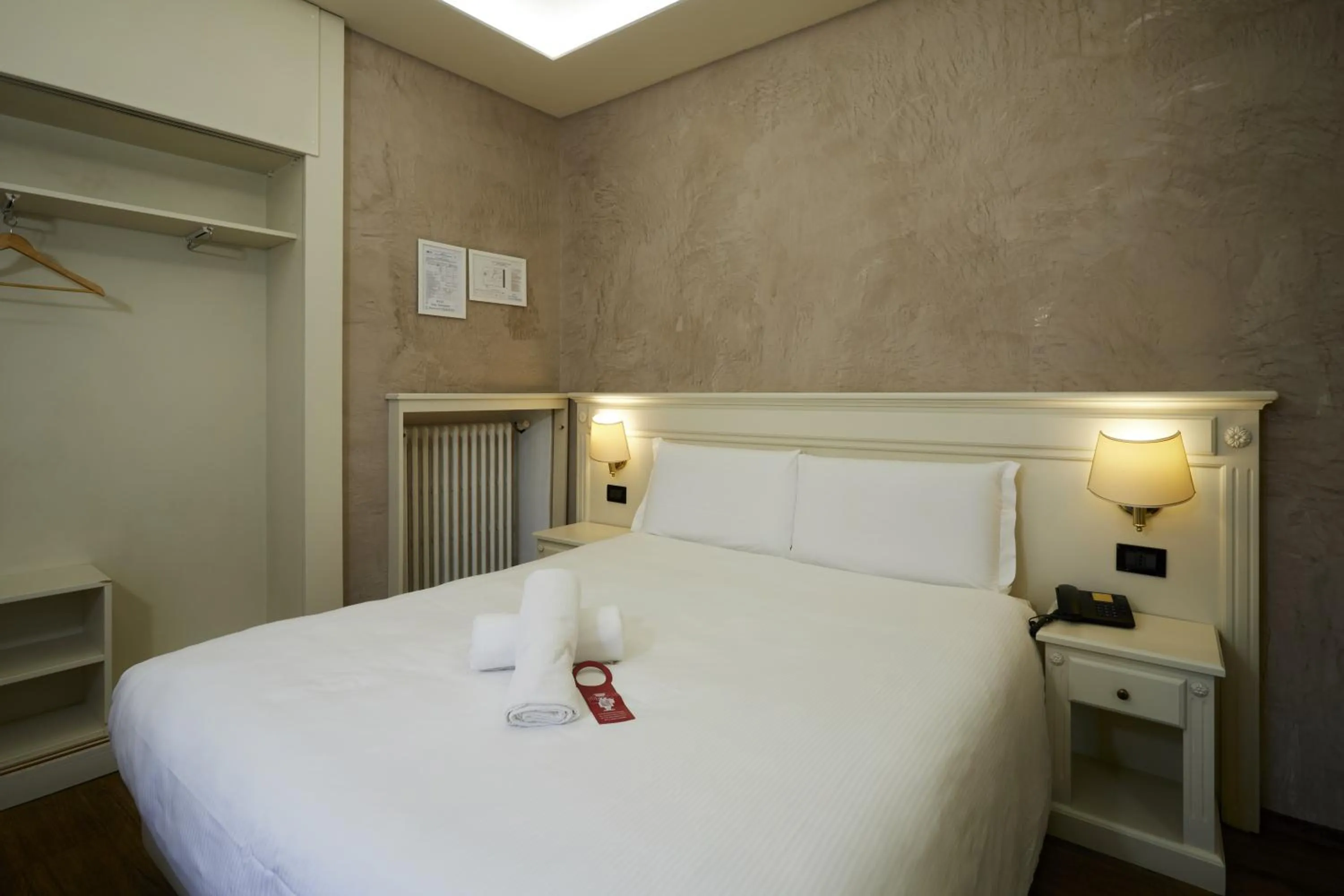 Decorative detail, Bed in Hotel Galimberti