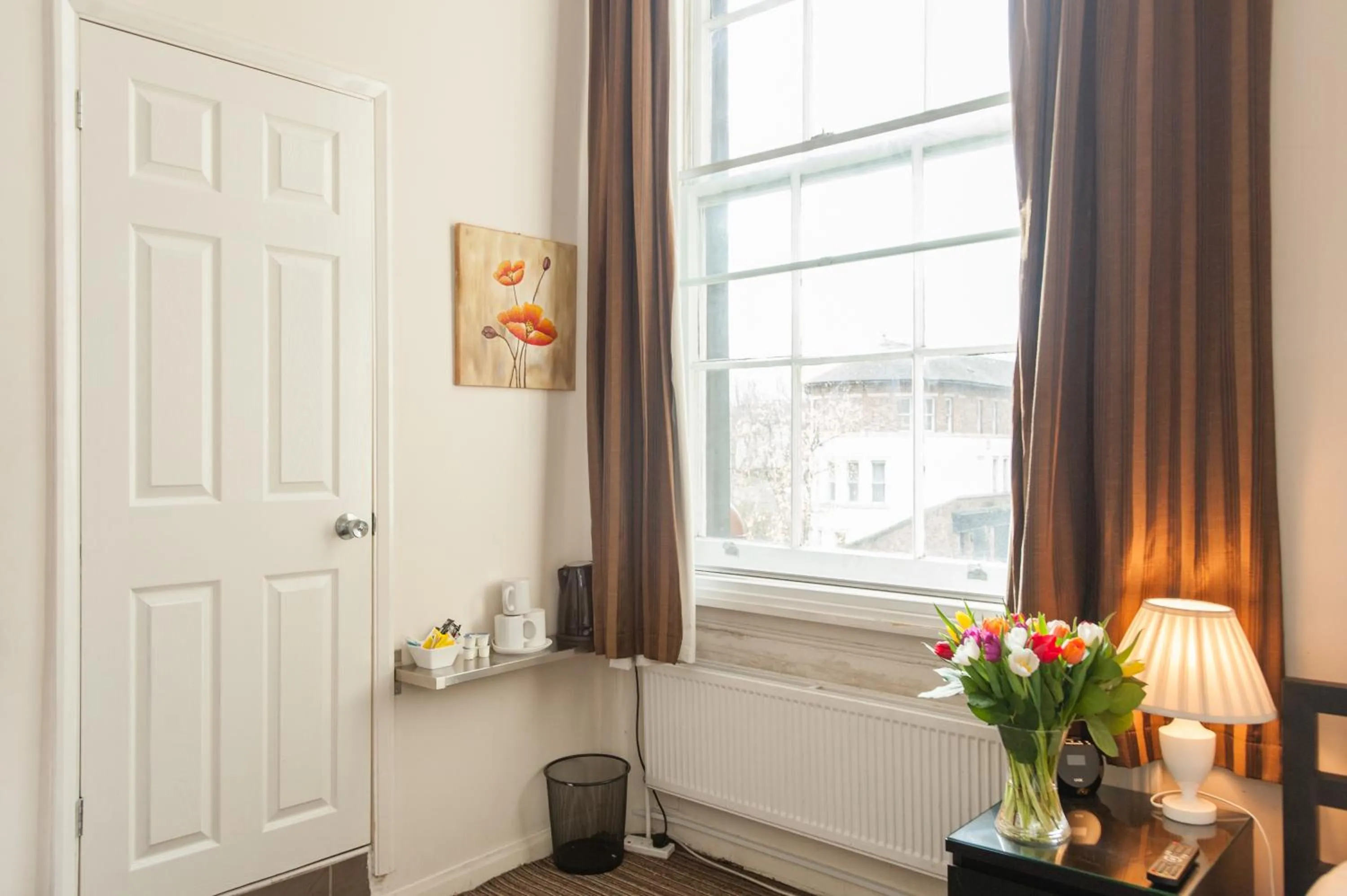 Bedroom in New Market Ale House