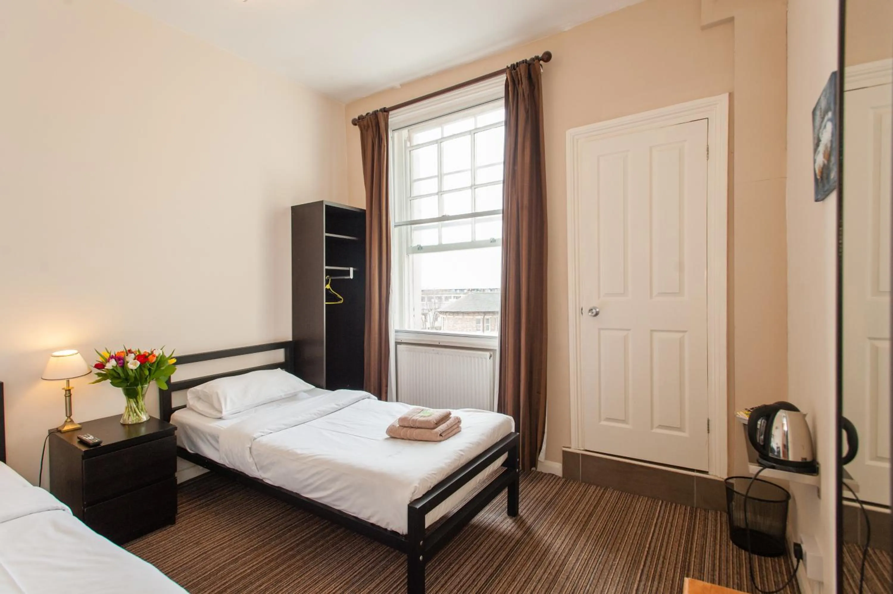 Bedroom in New Market Ale House