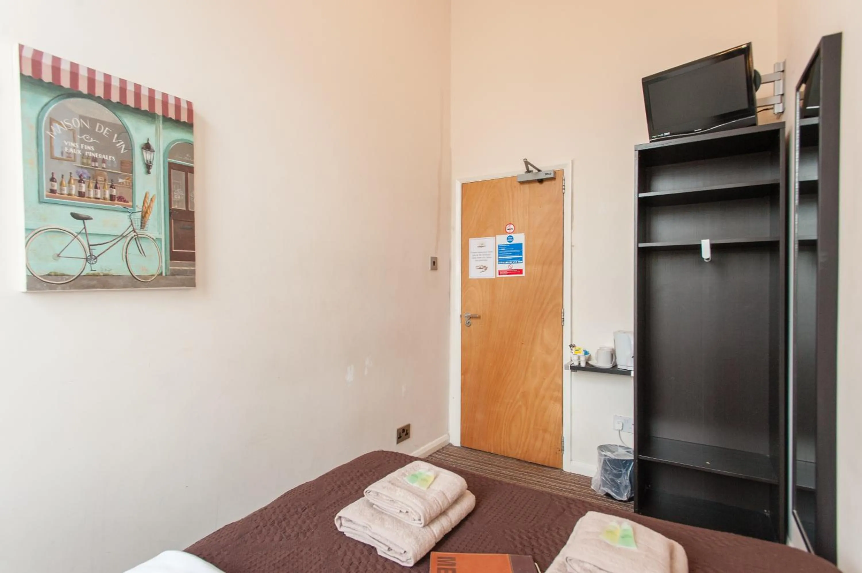 Bedroom in New Market Ale House