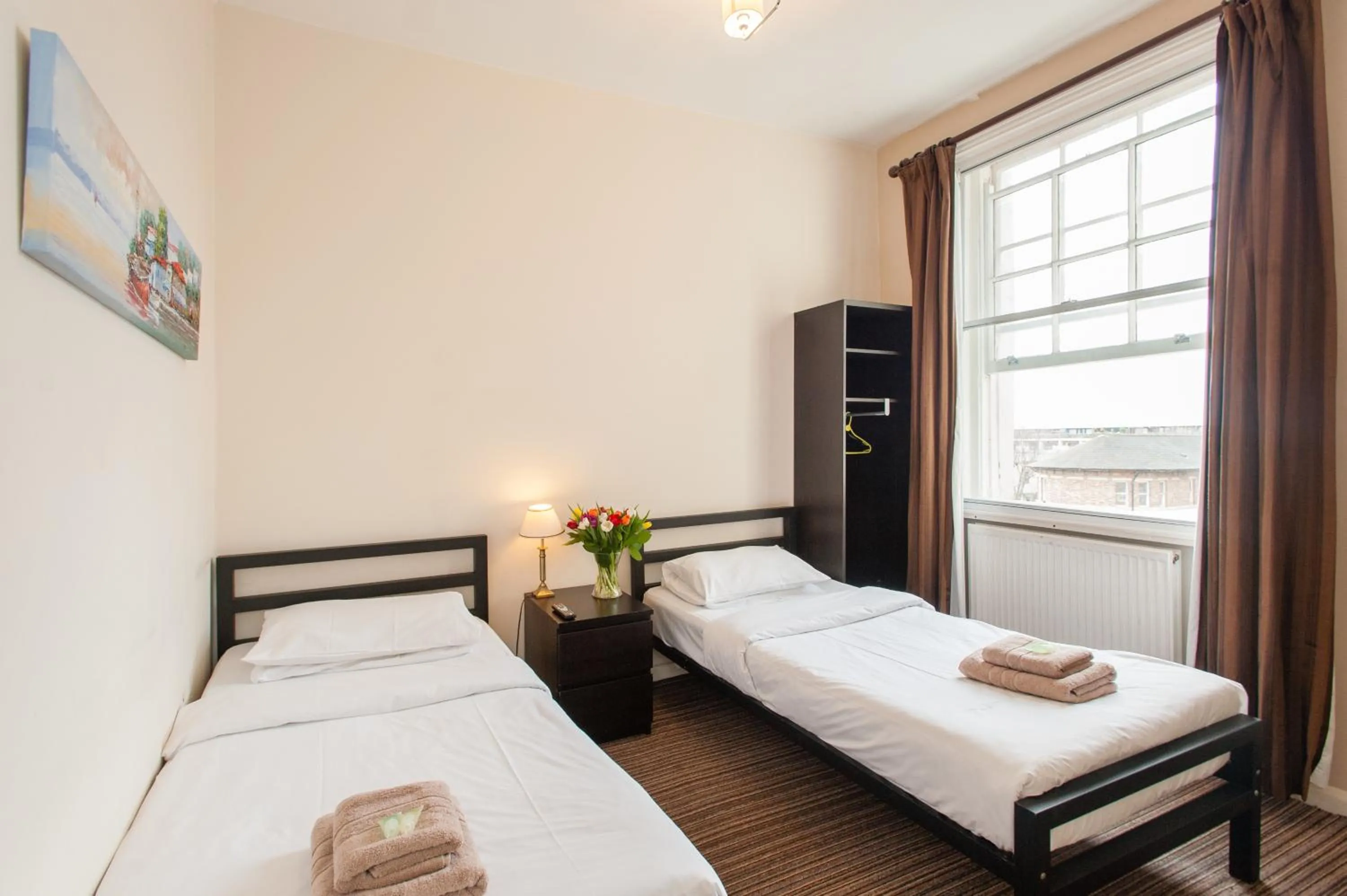 Bedroom in New Market Ale House