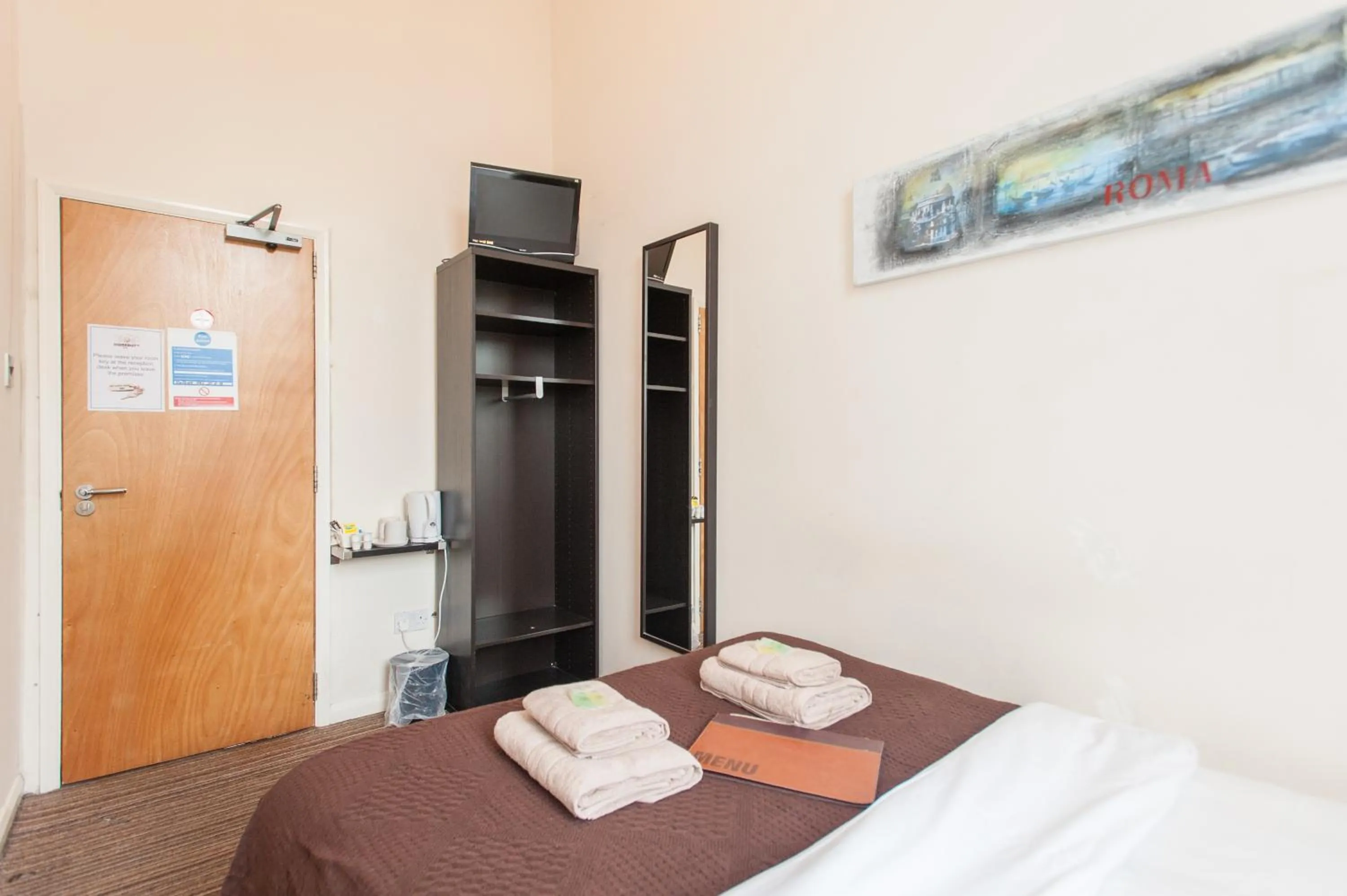 Bedroom in New Market Ale House