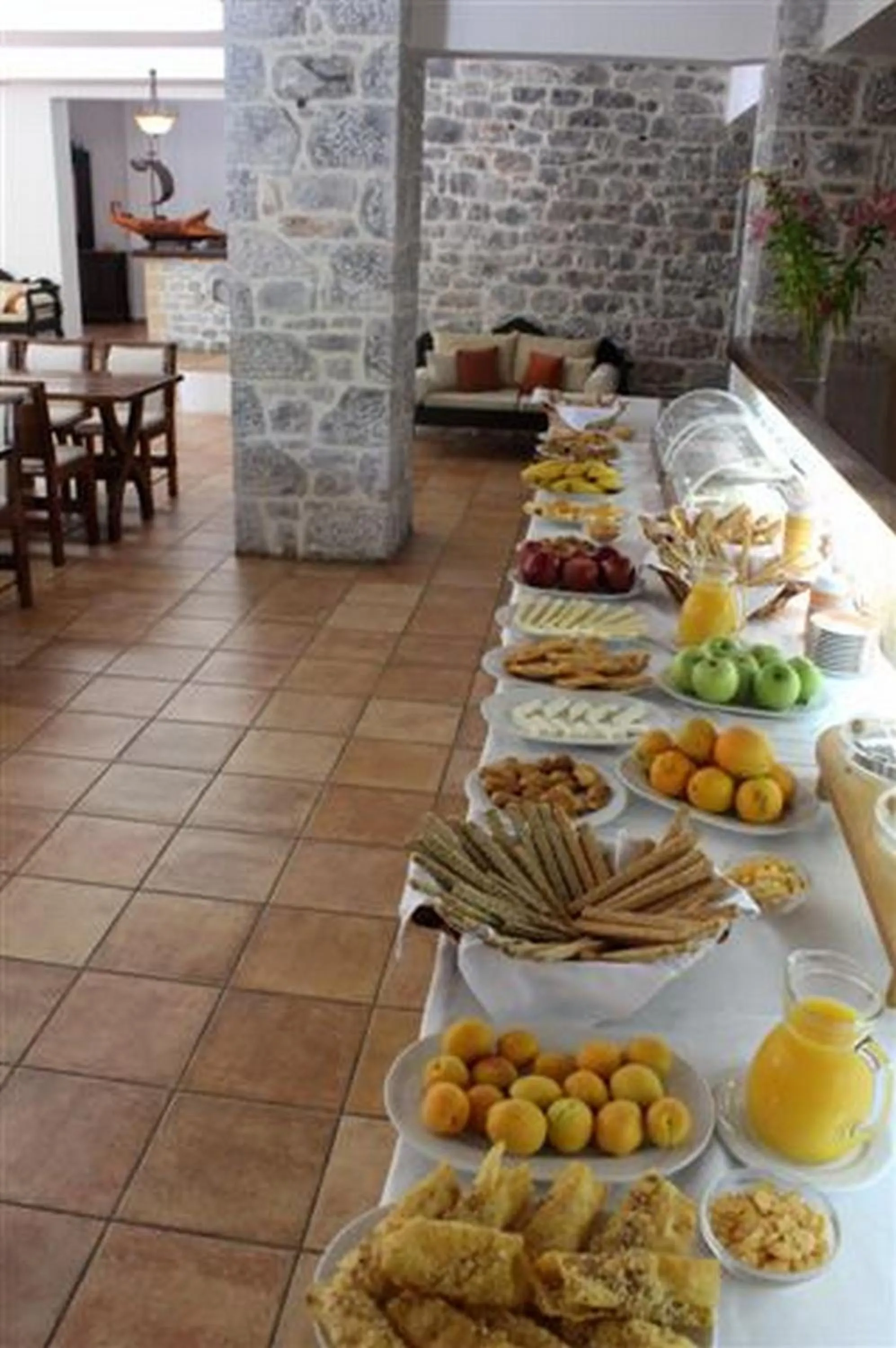 Food in Kastro Maini