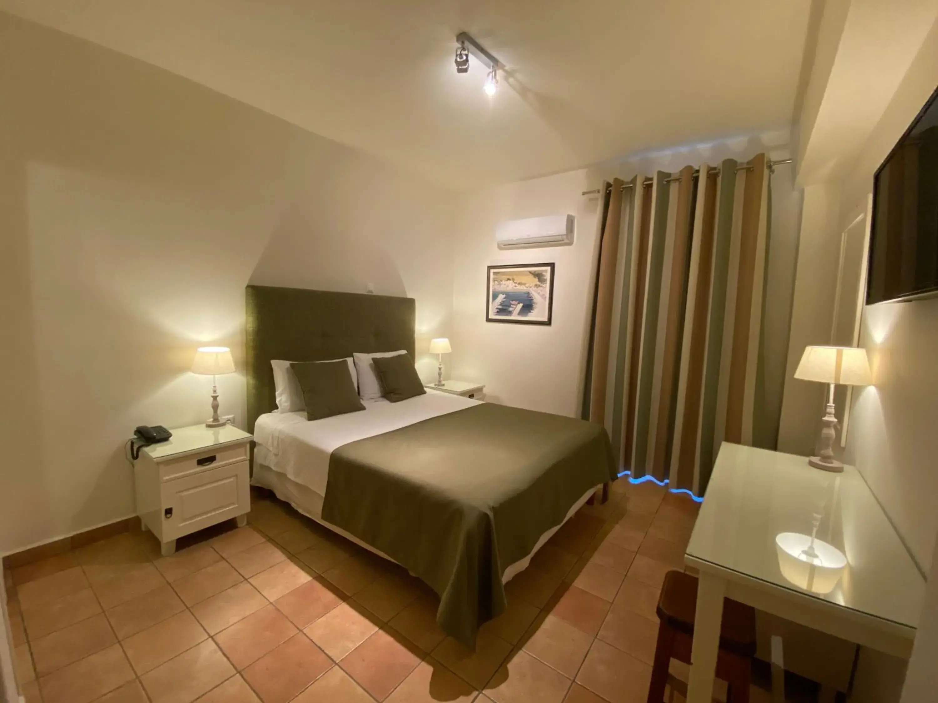 Photo of the whole room, Bed in Kastro Maini Photo of the whole room, Bed in Kastro Maini