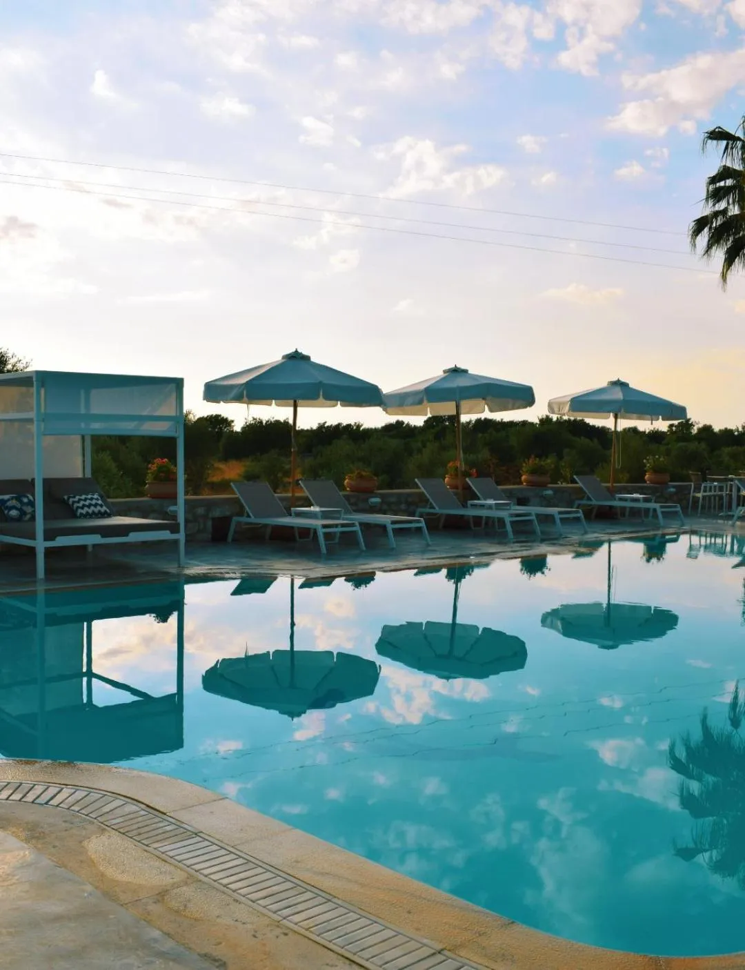 Swimming pool in Kastro Maini