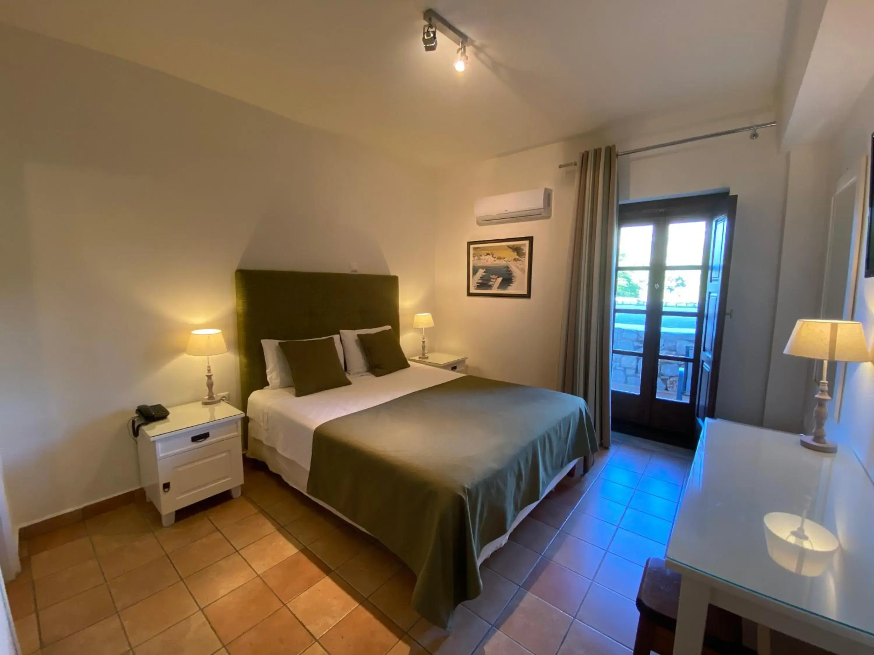 Photo of the whole room, Bed in Kastro Maini Photo of the whole room, Bed in Kastro Maini