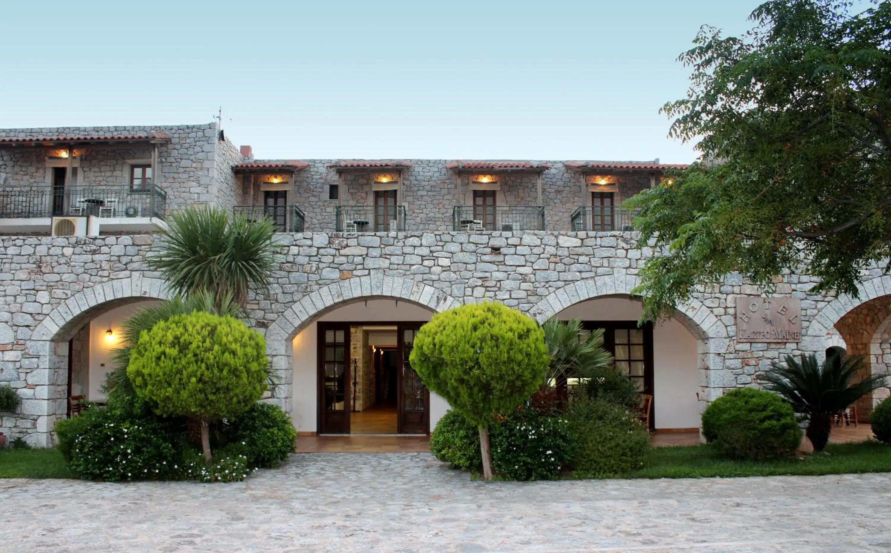 Facade/entrance in Kastro Maini Facade/entrance in Kastro Maini