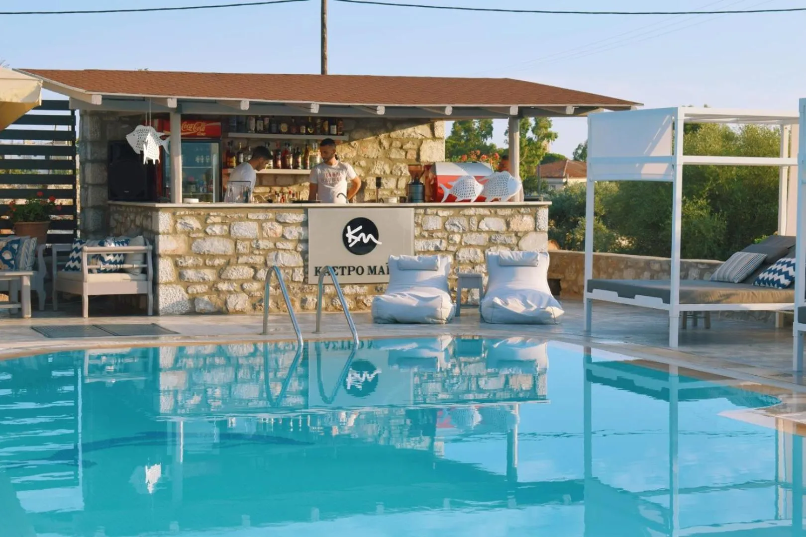 Swimming pool in Kastro Maini