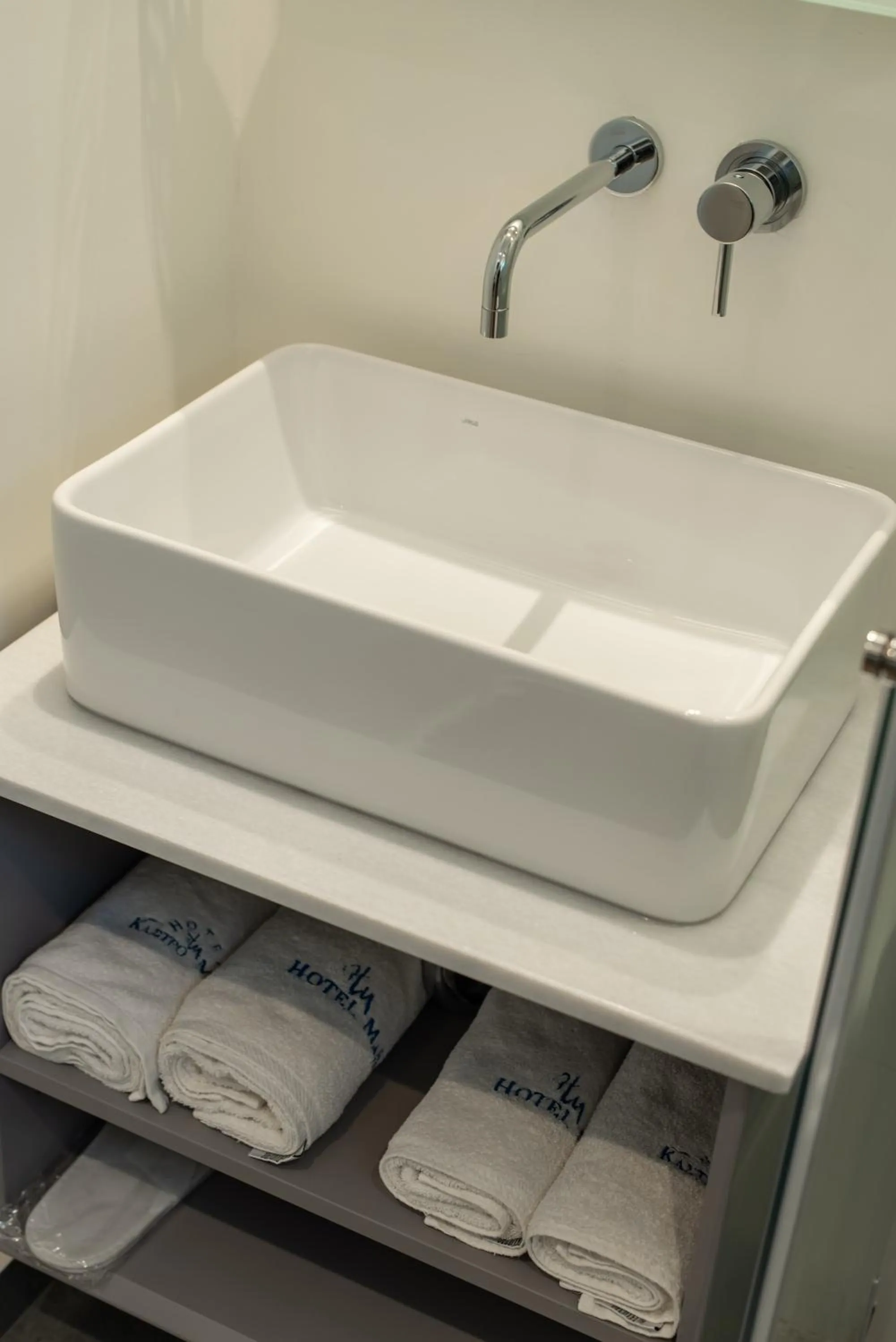 Bathroom in Kastro Maini