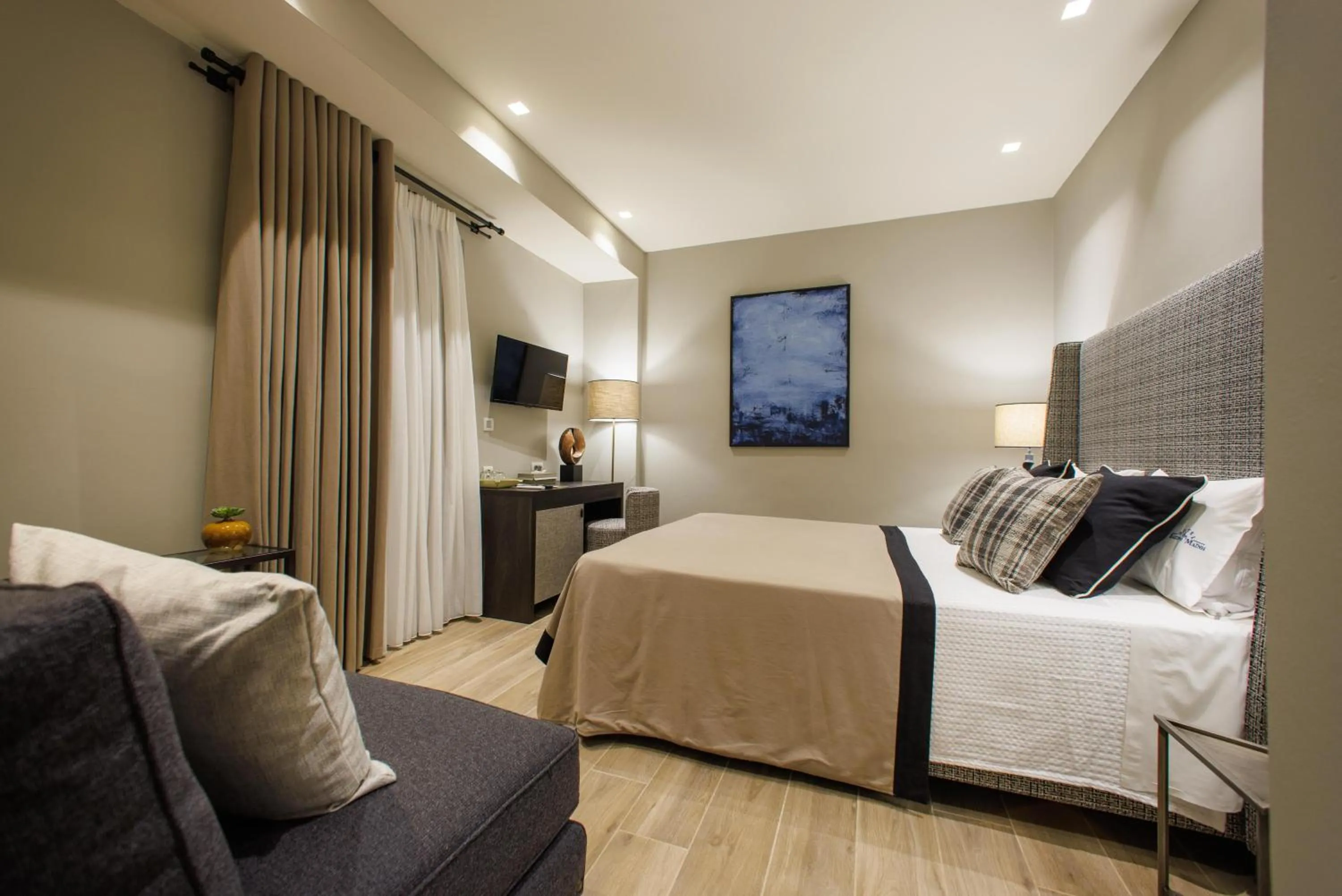 Bedroom, Bed in Kastro Maini