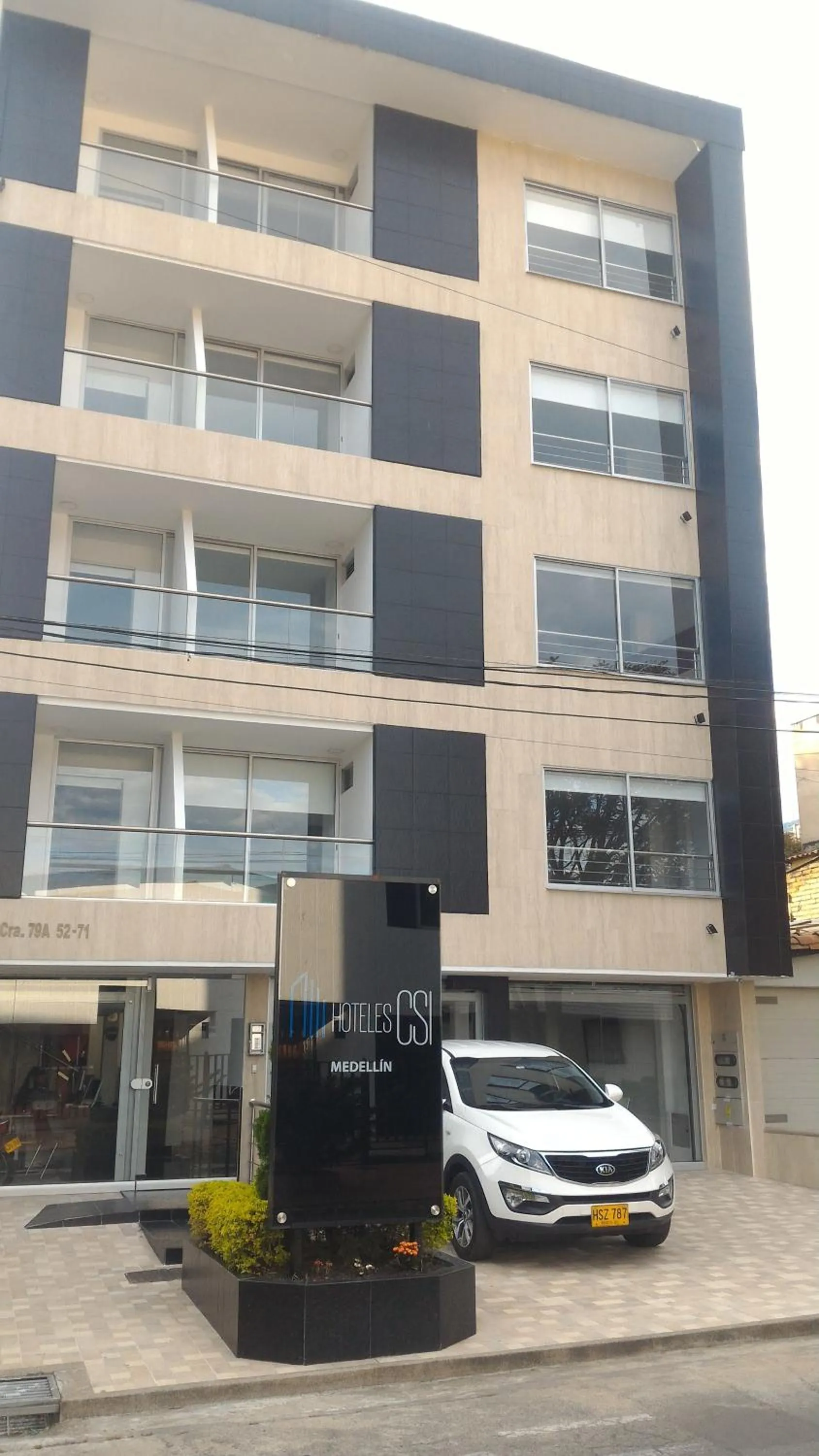 Facade/entrance in Hotel CSI Medellín