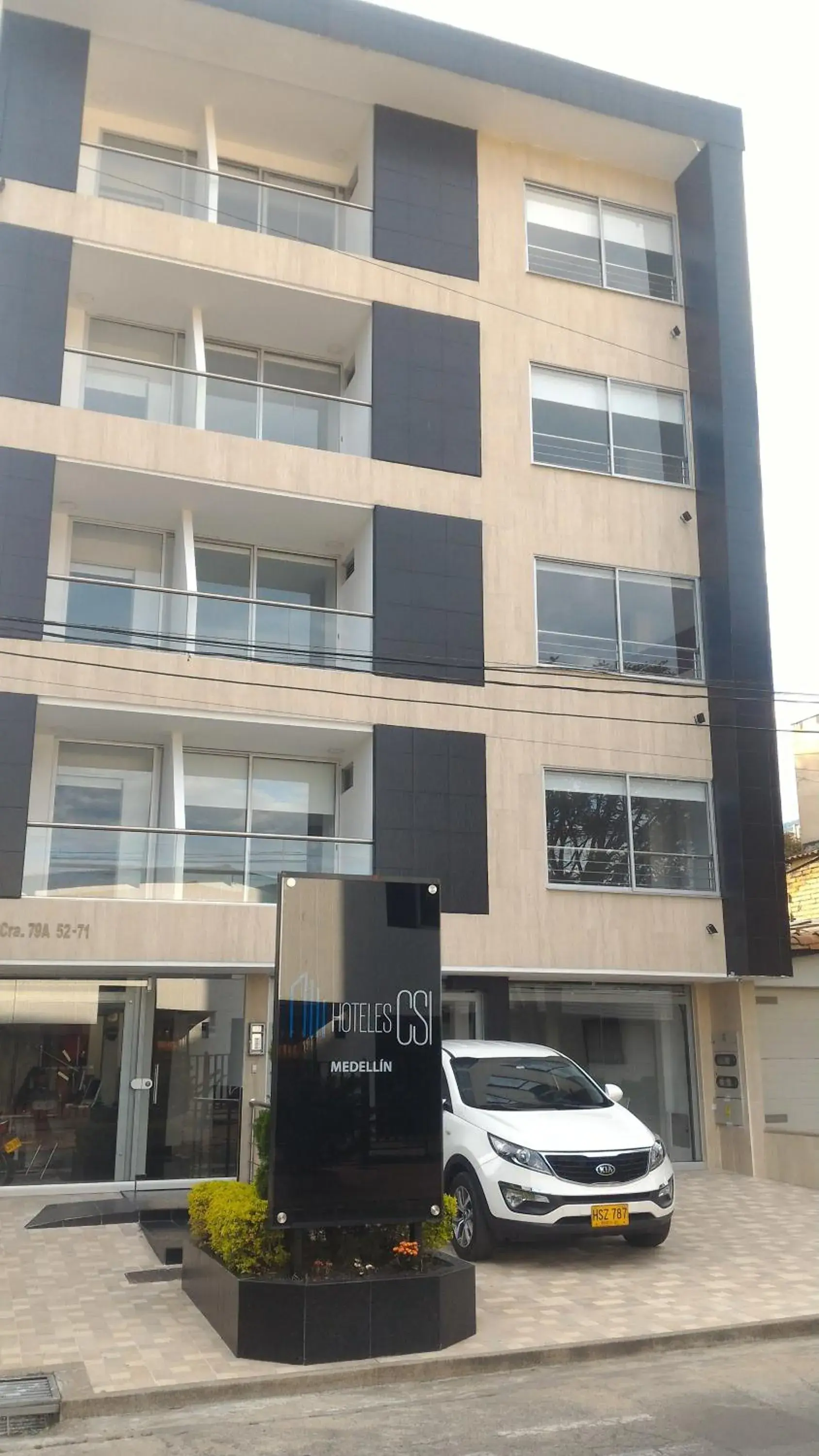 Facade/entrance in Hotel CSI Medellín Facade/entrance in Hotel CSI Medellín