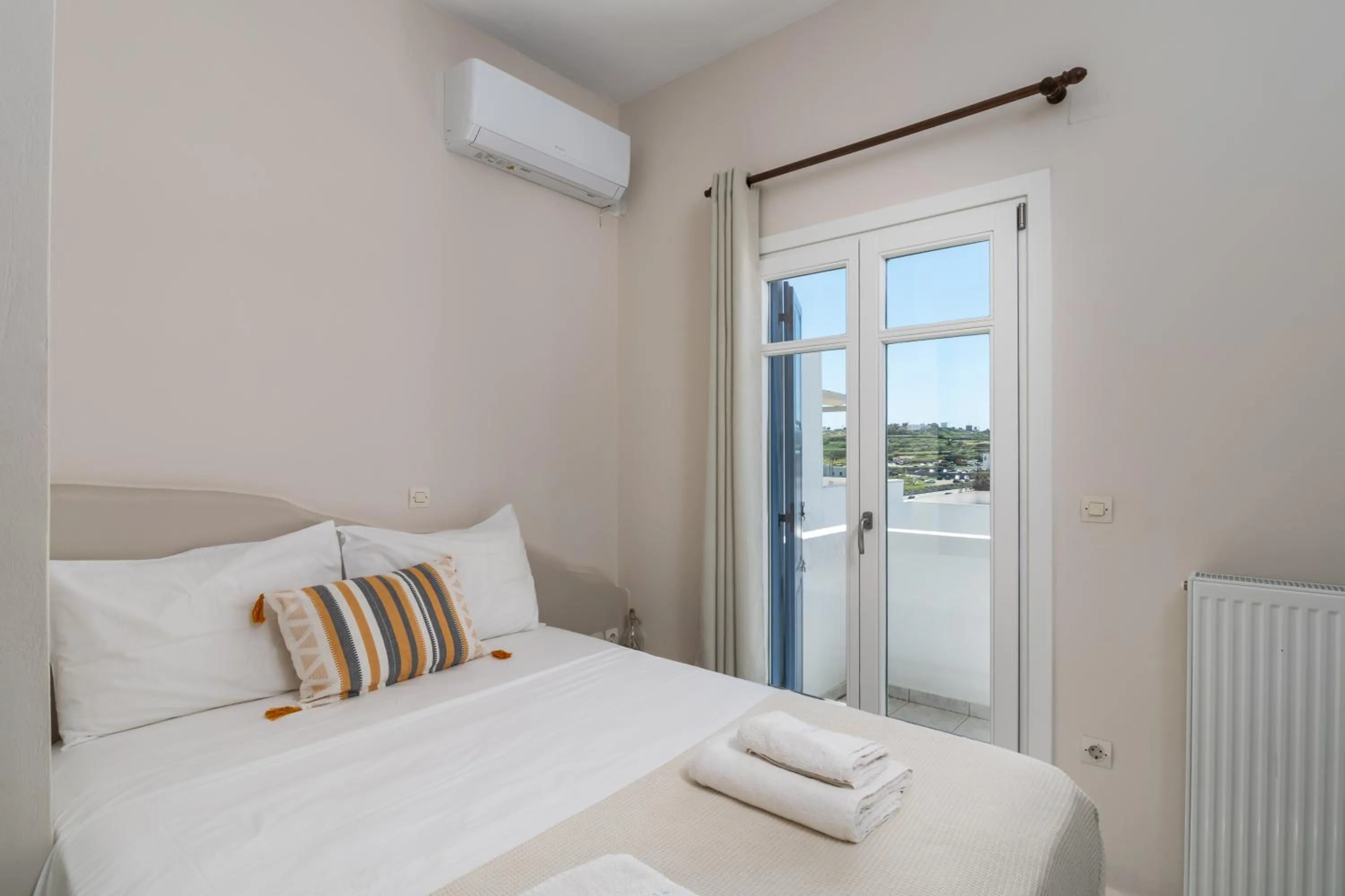 Bed in Vira Vivere Houses