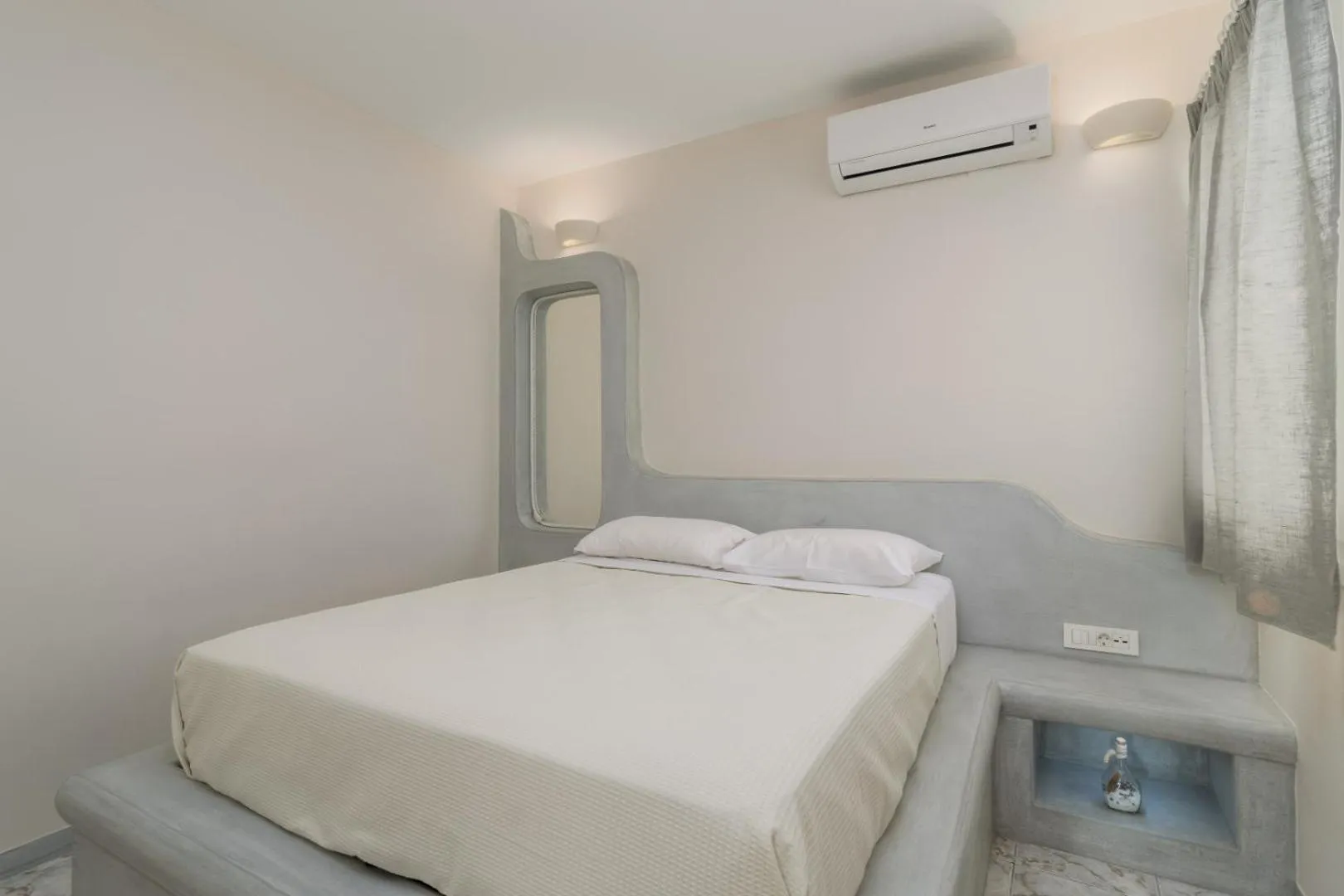 Property building, Bed in Vira Vivere Houses