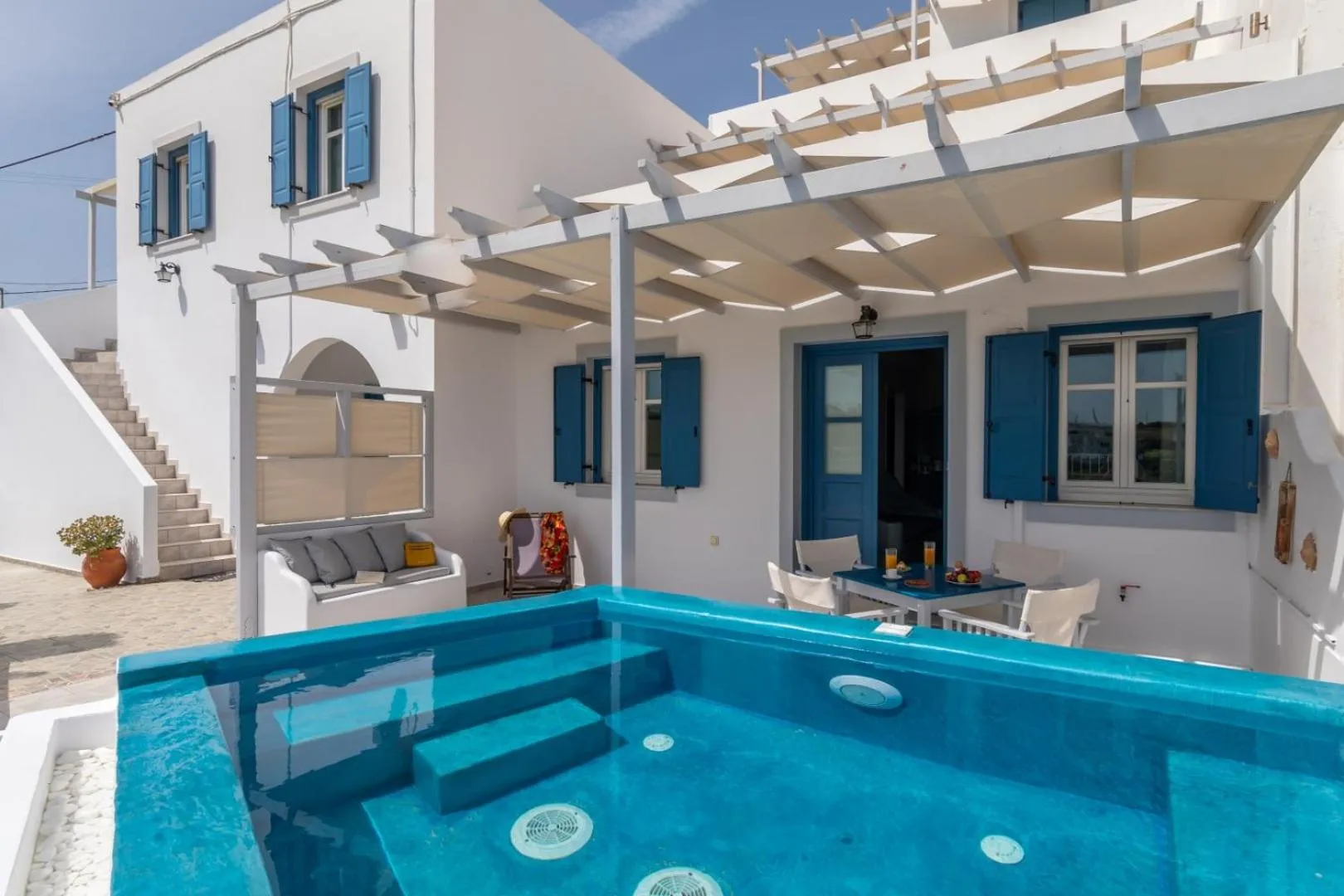 Property building in Vira Vivere Houses