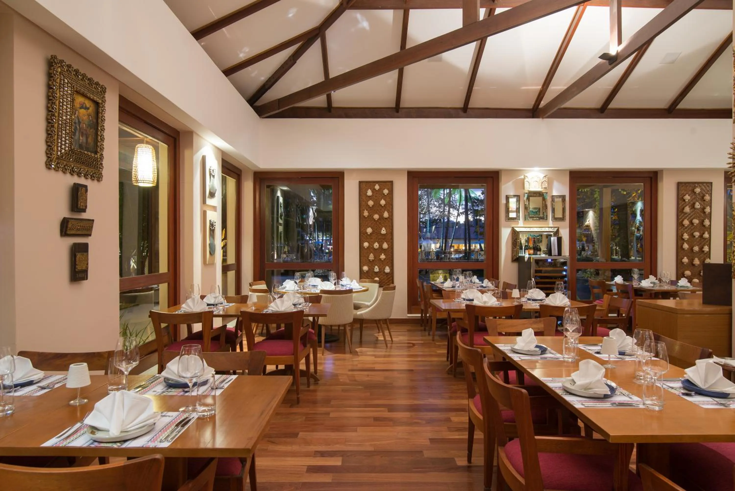 Restaurant/places to eat in Jatiuca Hotel & Resort
