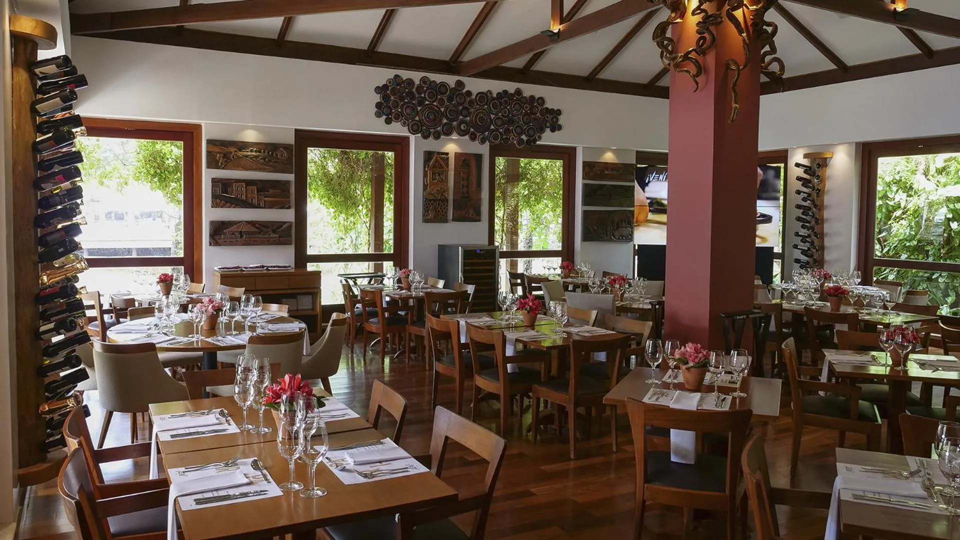 Restaurant/places to eat in Jatiuca Hotel & Resort