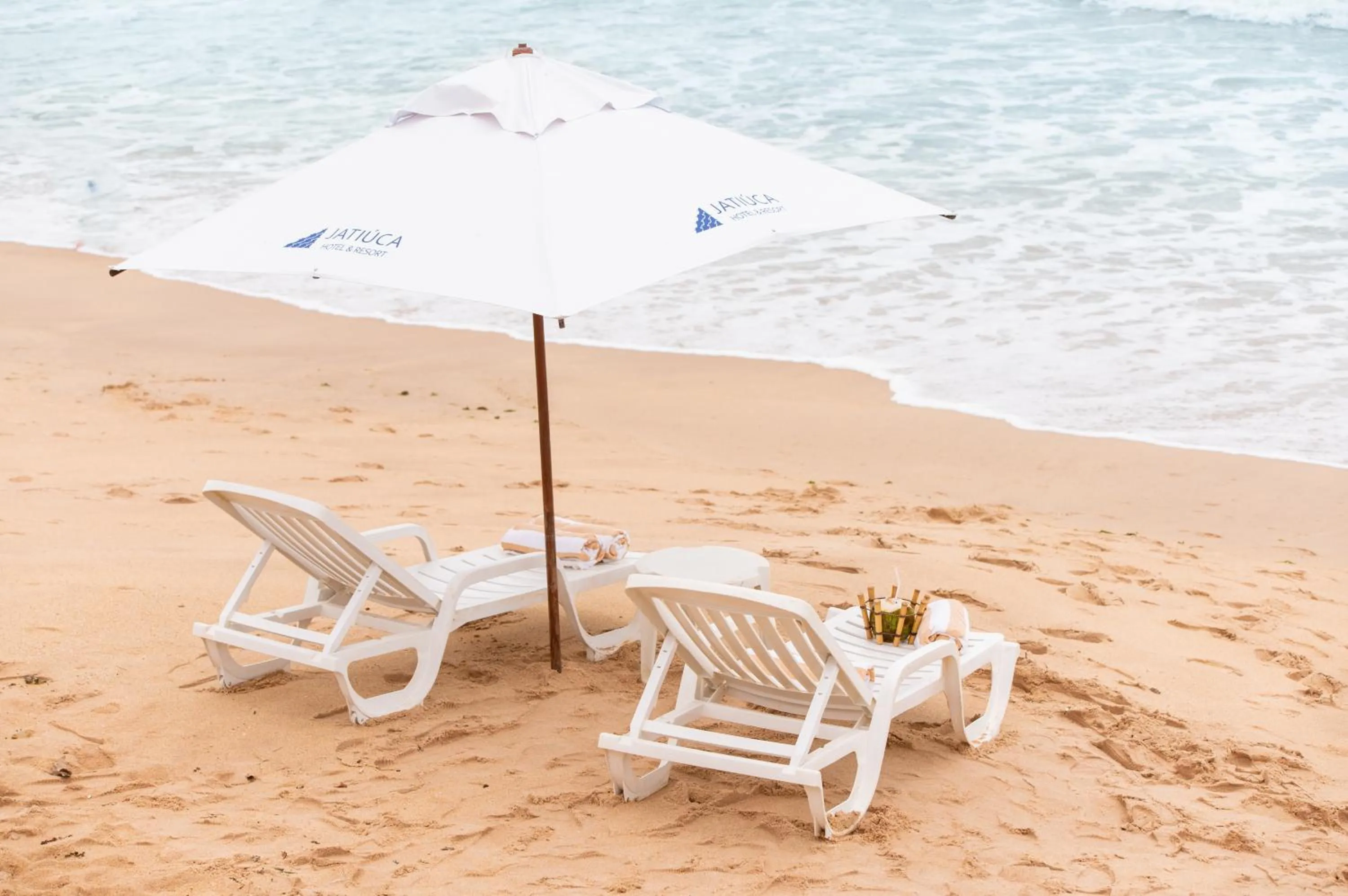 Lounge or bar in Jatiúca Suites Resort by Slaviero Hotéis