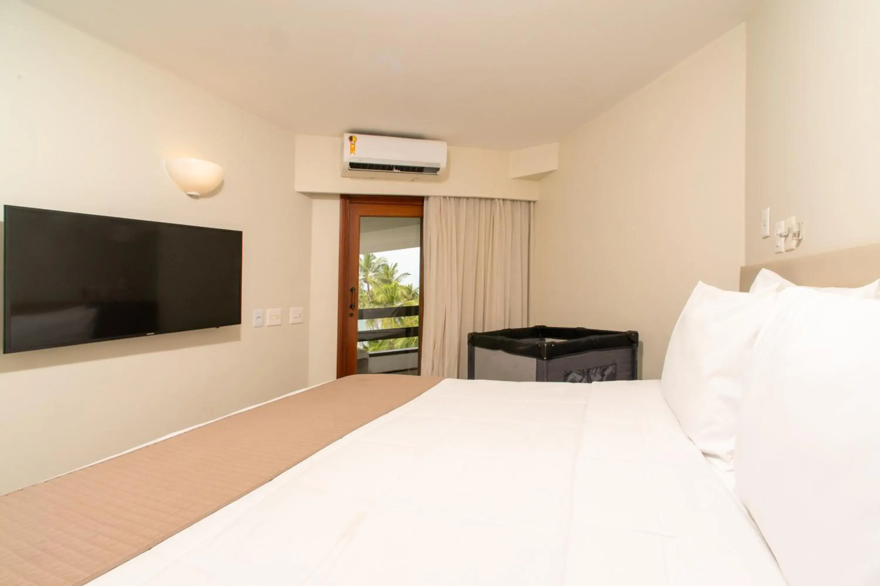 One-Bedroom Family Apartment with Balcony and Sea View with living room - single occupancy in Jatiúca Suites Resort by Slaviero Hotéis One-Bedroom Family Apartment with Balcony and Sea View with living room - single occupancy in Jatiúca Suites Resort by Slaviero Hotéis