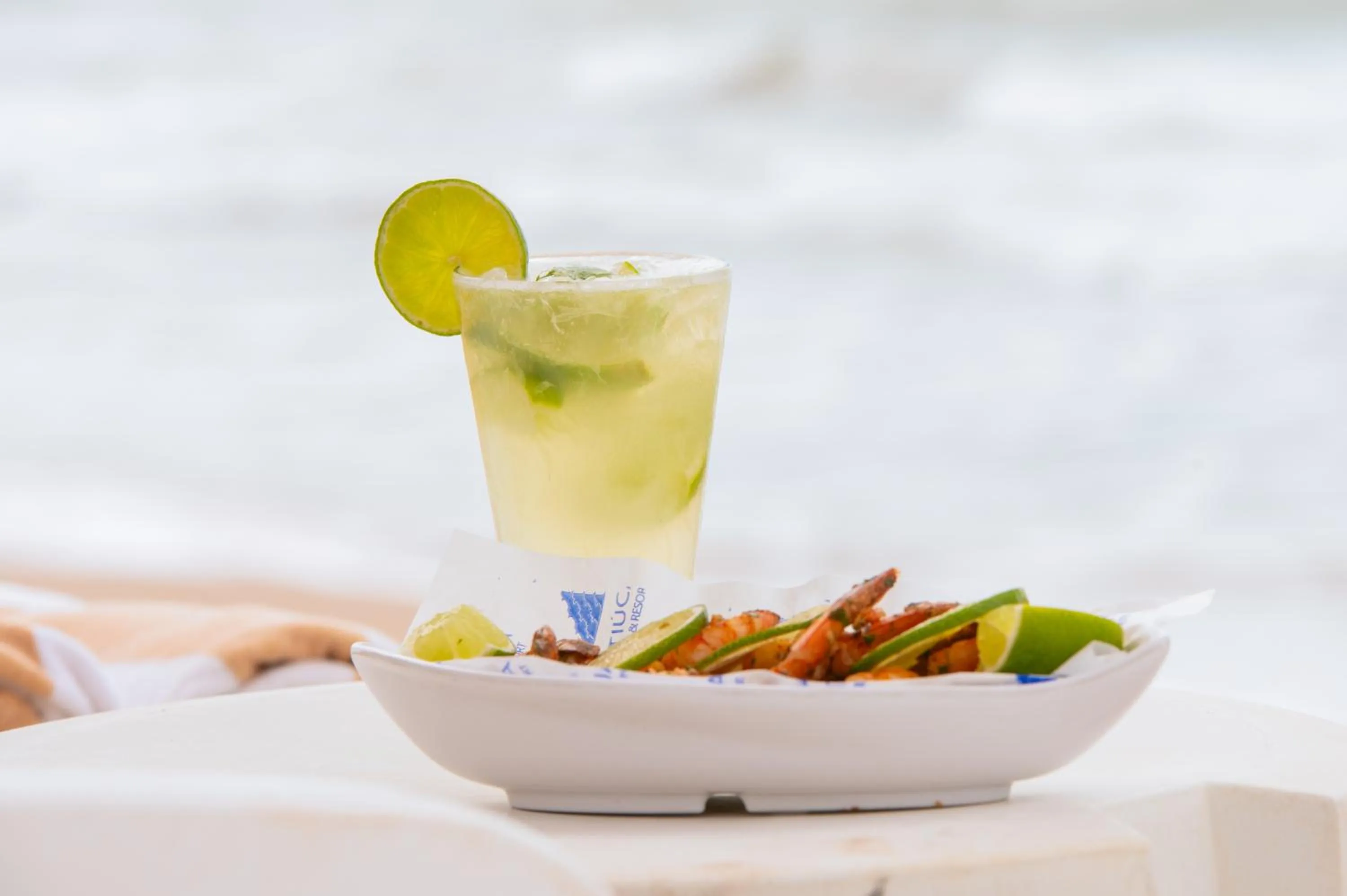 Lounge or bar in Jatiúca Suites Resort by Slaviero Hotéis