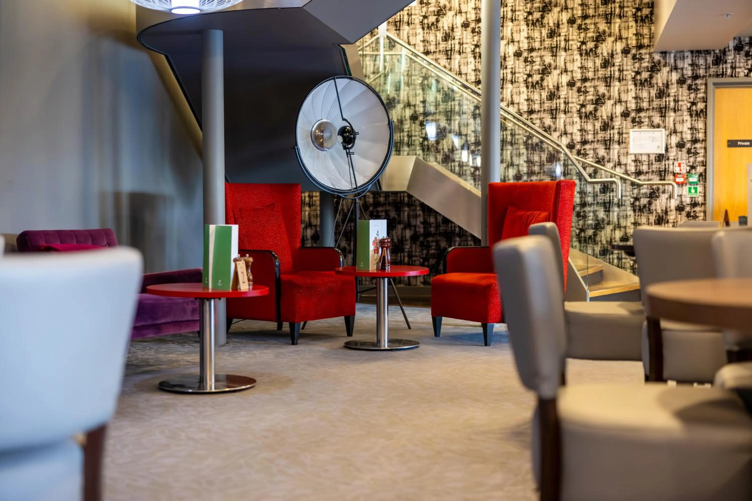 Lounge or bar in Holiday Inn Manchester-Mediacityuk by IHG