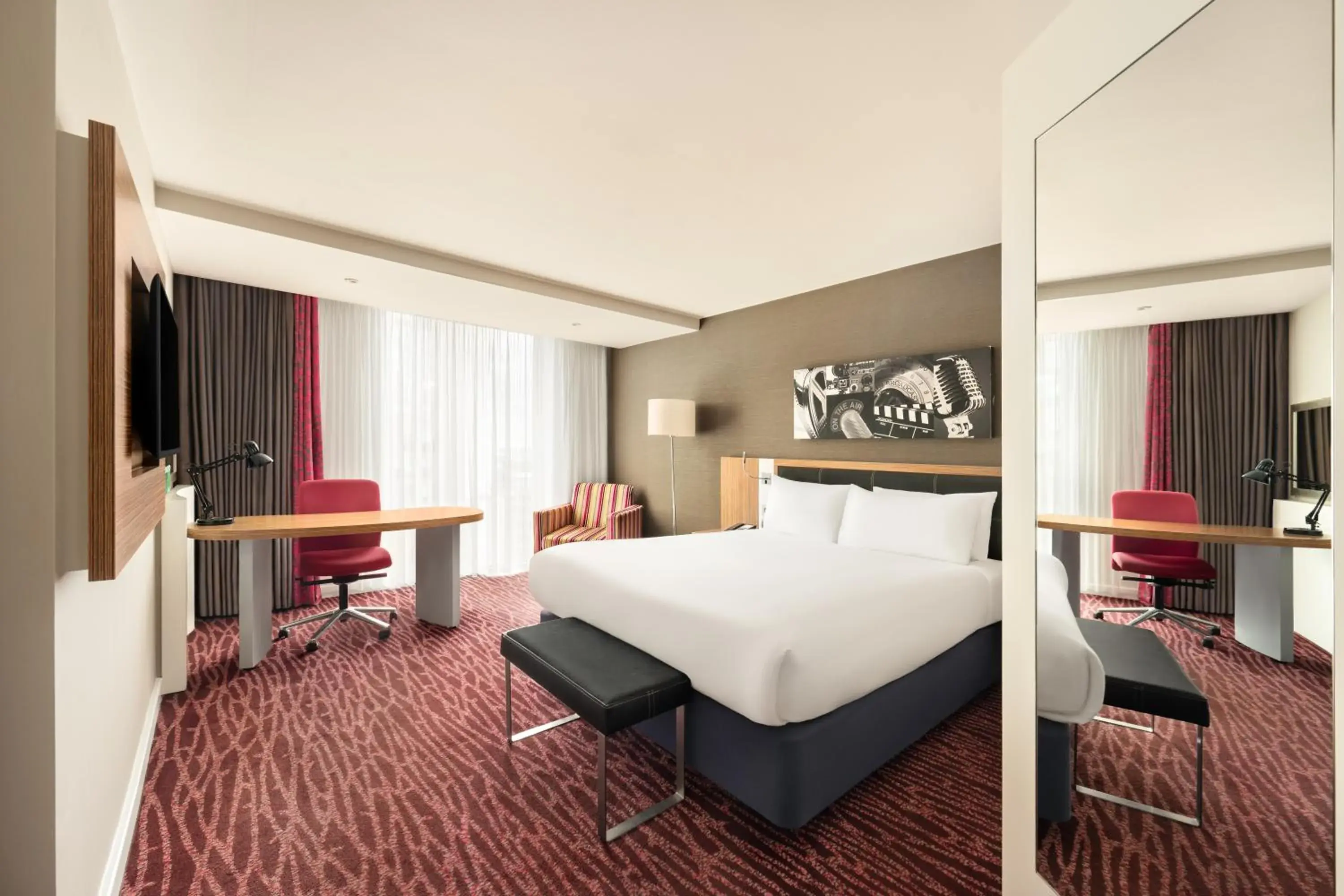 Standard Double Room in Holiday Inn Manchester-Mediacityuk by IHG Standard Double Room in Holiday Inn Manchester-Mediacityuk by IHG