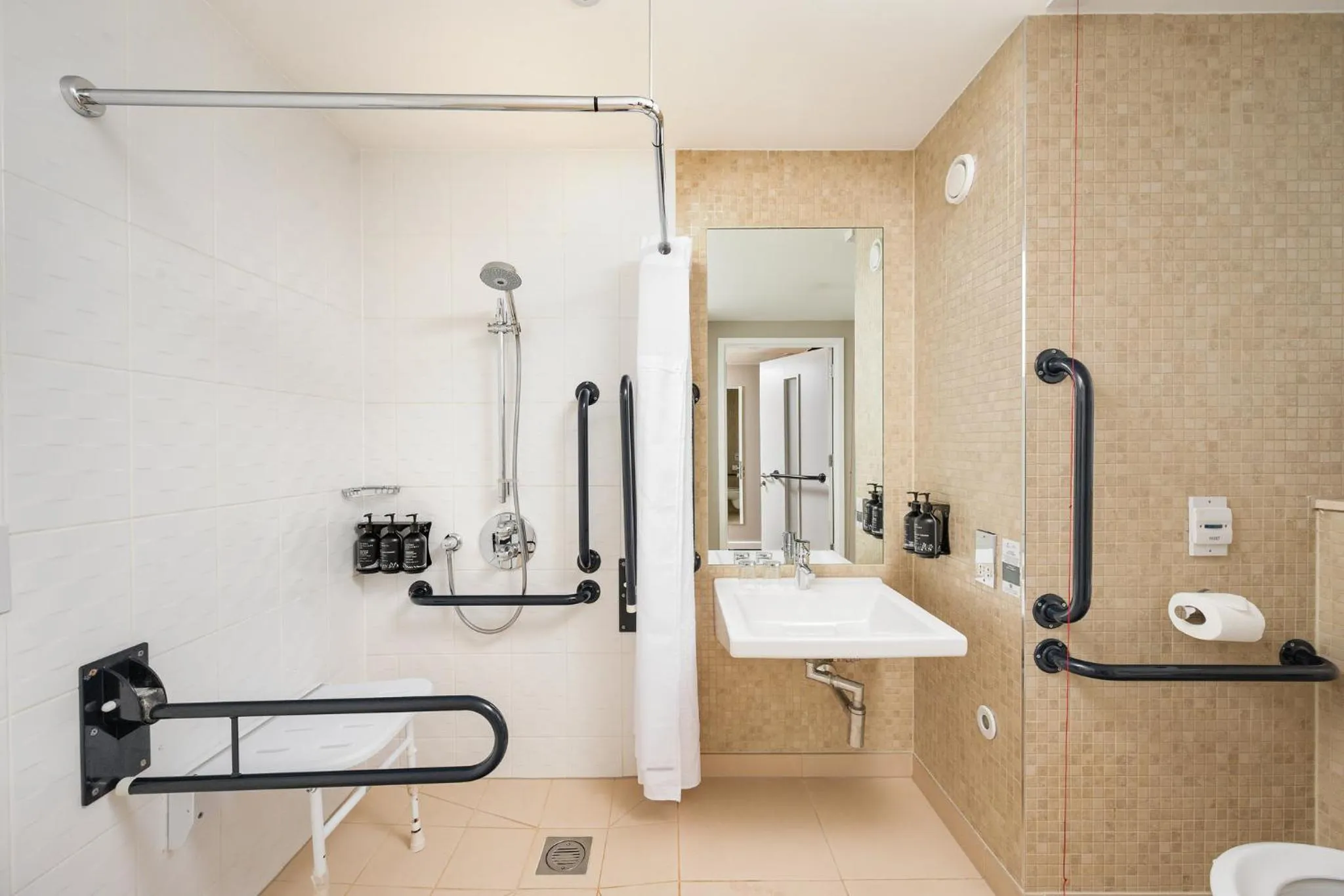 Bathroom in Holiday Inn Manchester-Mediacityuk by IHG