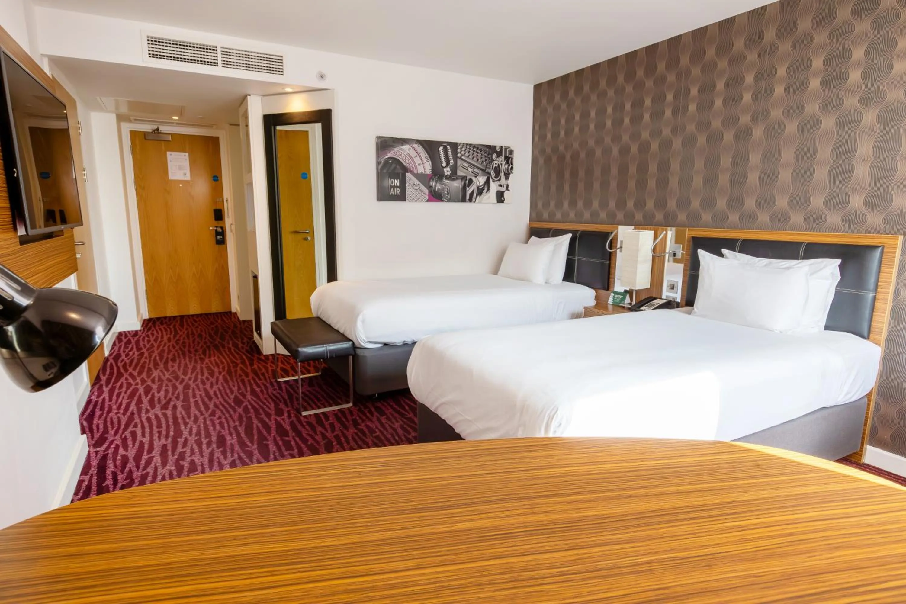 Bed in Holiday Inn Manchester-Mediacityuk by IHG