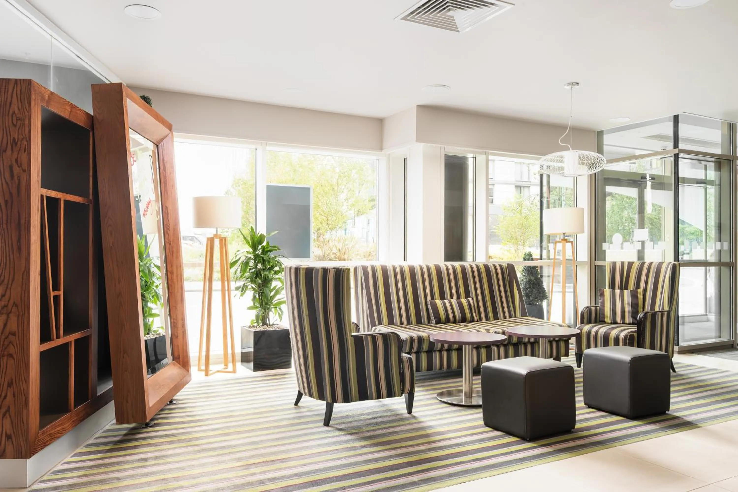Lobby or reception in Holiday Inn Manchester-Mediacityuk by IHG
