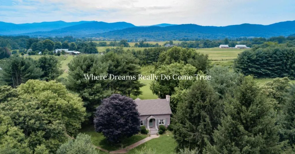 Property building in LeFay Cottage at Little Washington