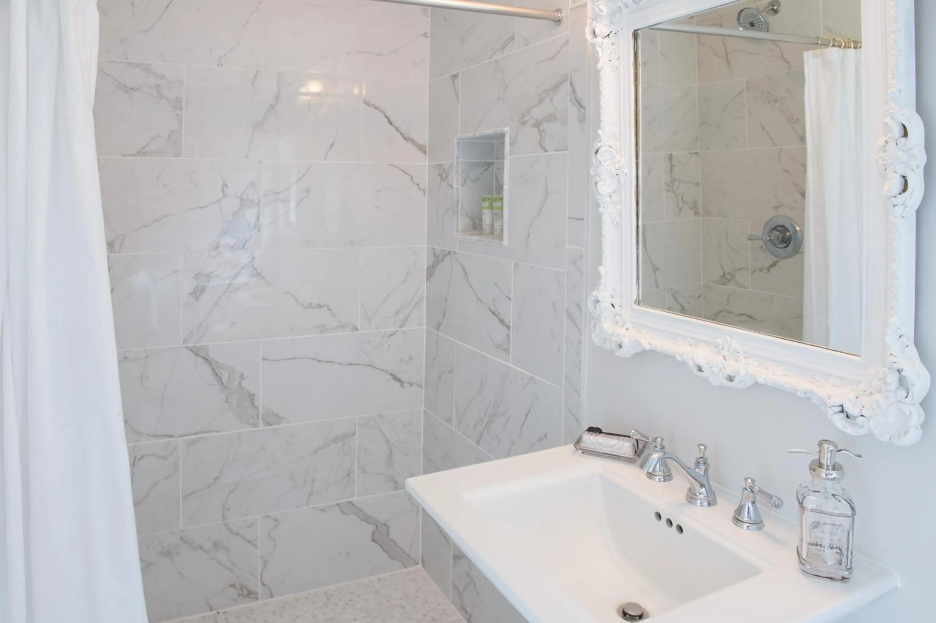 Shower in LeFay Cottage at Little Washington