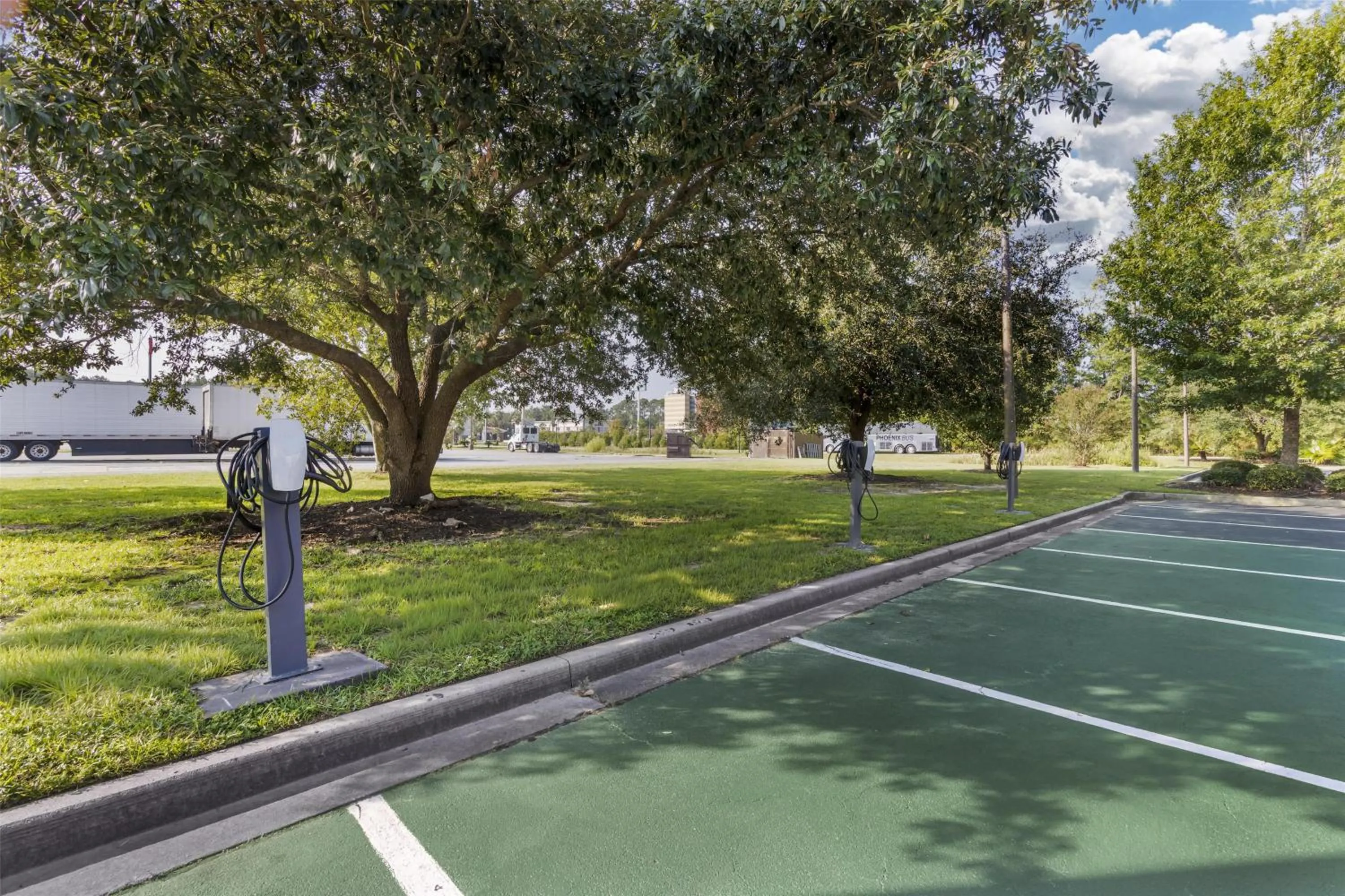 Property building in Best Western Plus Richmond Hill Inn