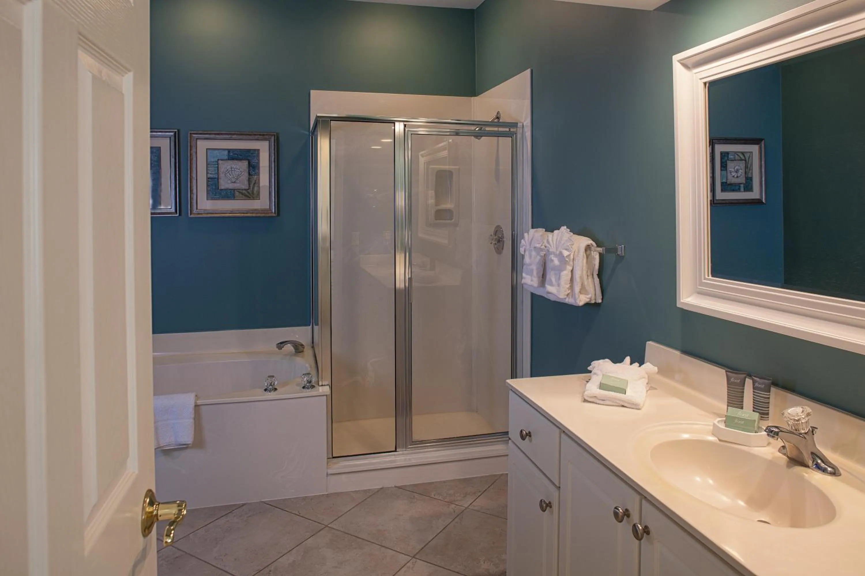 Shower in Waterside by Spinnaker Resorts