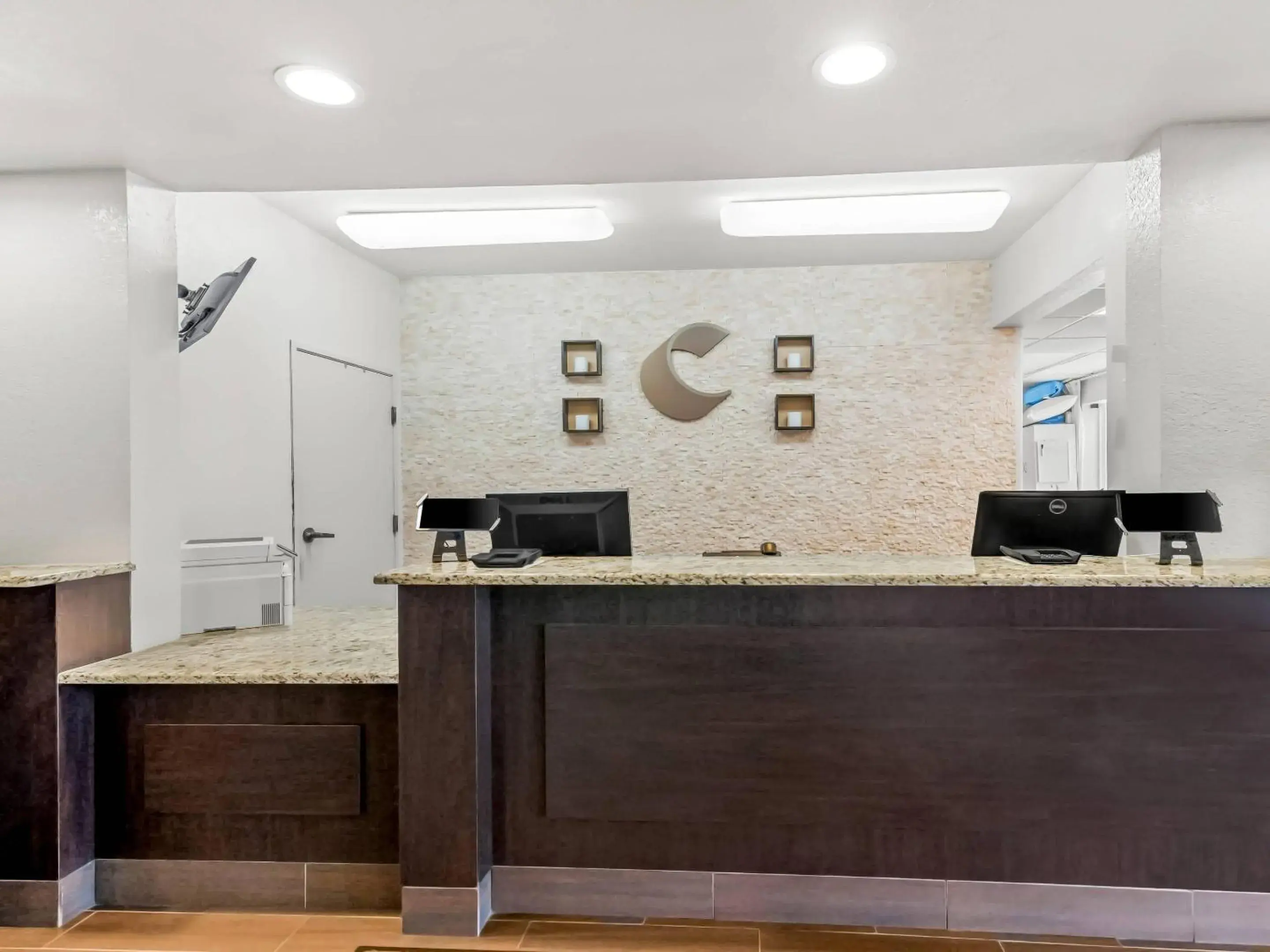 Lobby or reception in Comfort Inn & Suites Bellevue - Omaha Offutt AFB Lobby or reception in Comfort Inn & Suites Bellevue - Omaha Offutt AFB