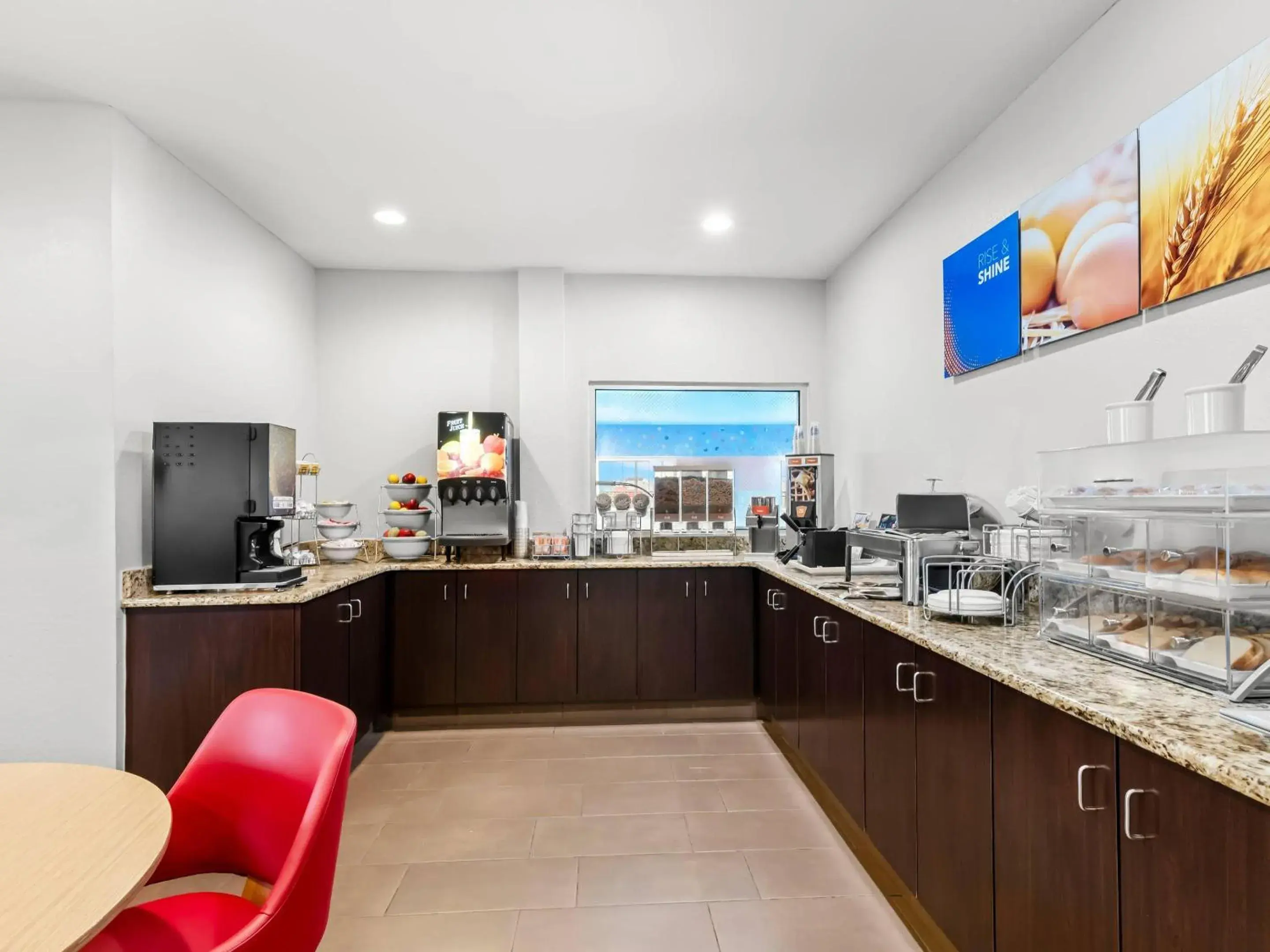 Breakfast in Comfort Inn & Suites Bellevue - Omaha Offutt AFB Breakfast in Comfort Inn & Suites Bellevue - Omaha Offutt AFB